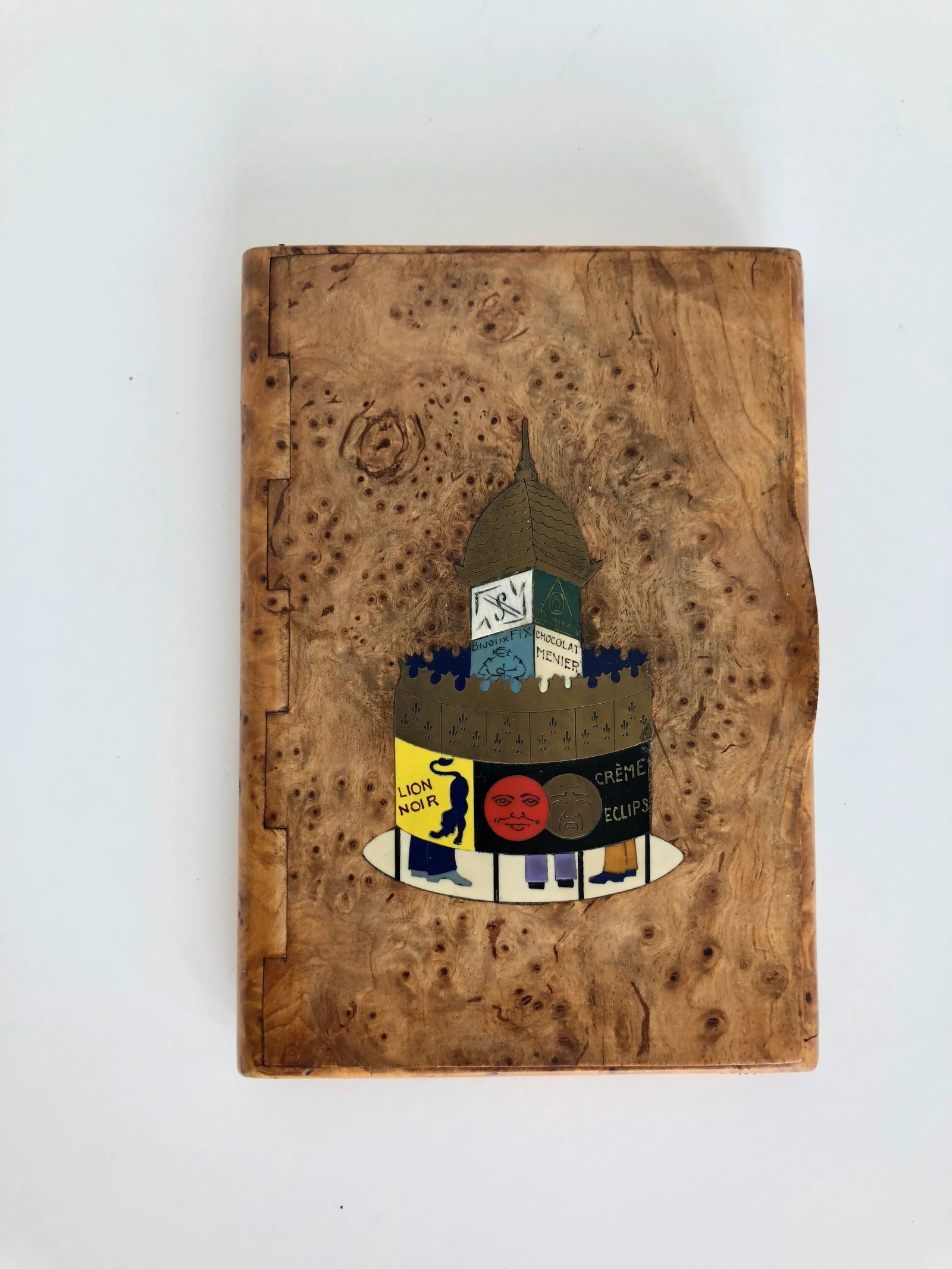 Art Deco French Cigarette Box With a Double Moon Face Motif - 2