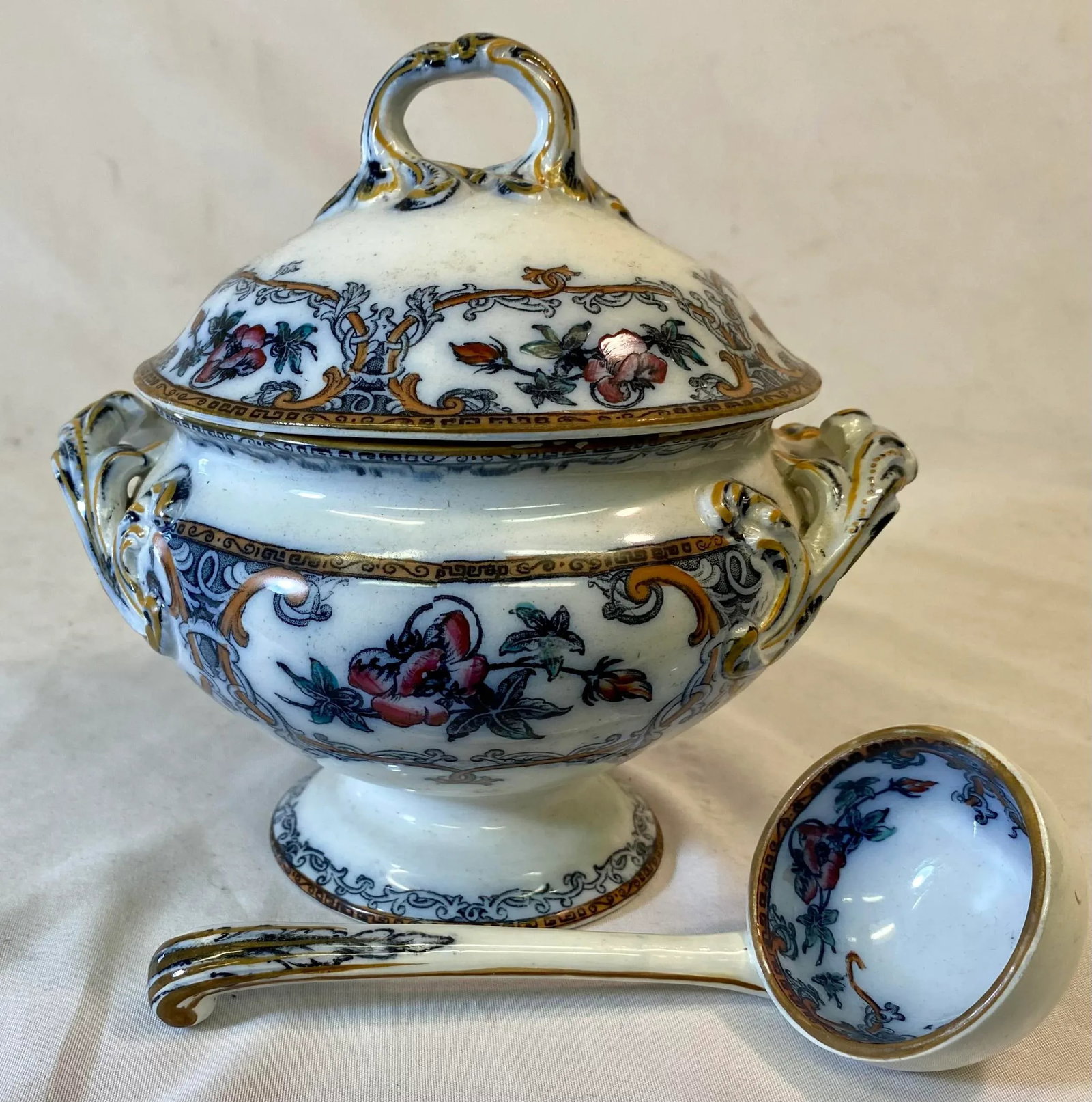 Antique Wedgwood Pearl-Ware Flow Blue Shannon Pattern Covered Sauce Tureen With Ladle From England - - 8