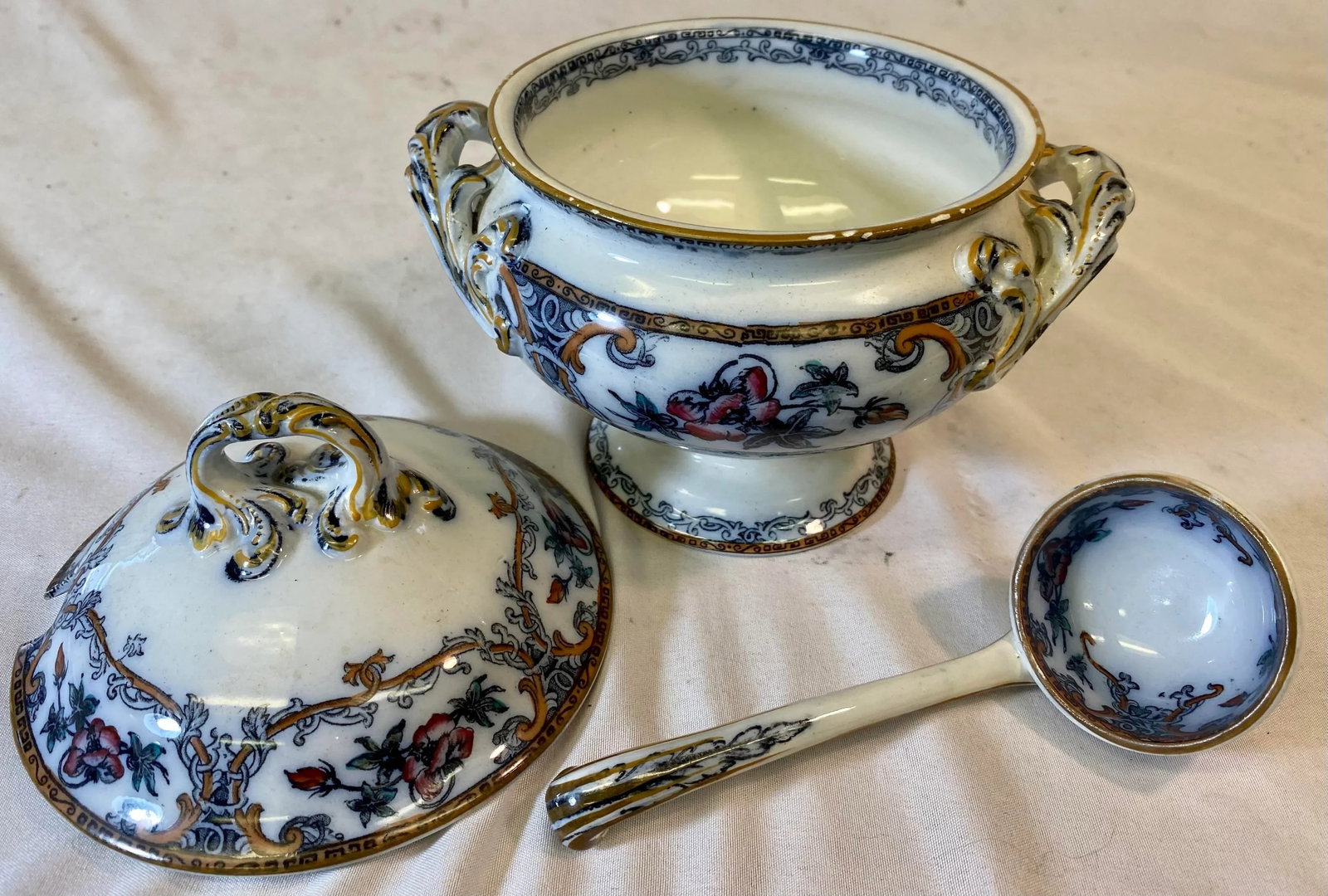 Antique Wedgwood Pearl-Ware Flow Blue Shannon Pattern Covered Sauce Tureen With Ladle From England - - 9