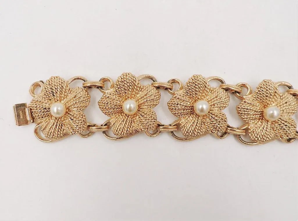Vintage 1950s Signed Napier Goldtone Faux-Pearl Flower Link Bracelet - 5