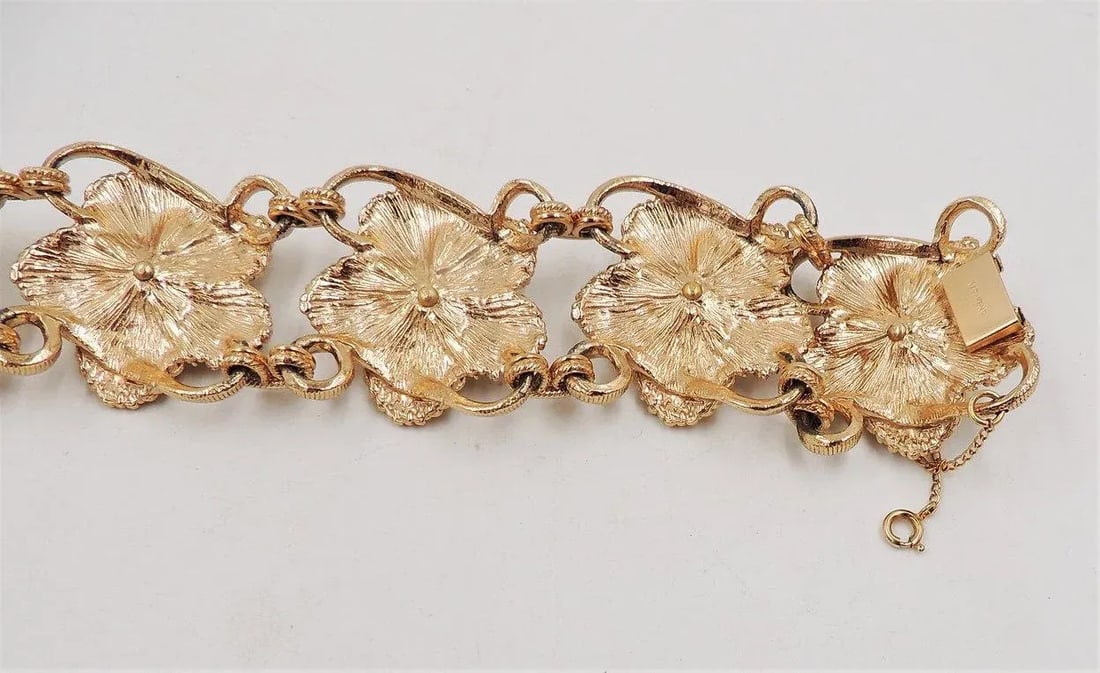 Vintage 1950s Signed Napier Goldtone Faux-Pearl Flower Link Bracelet - 8
