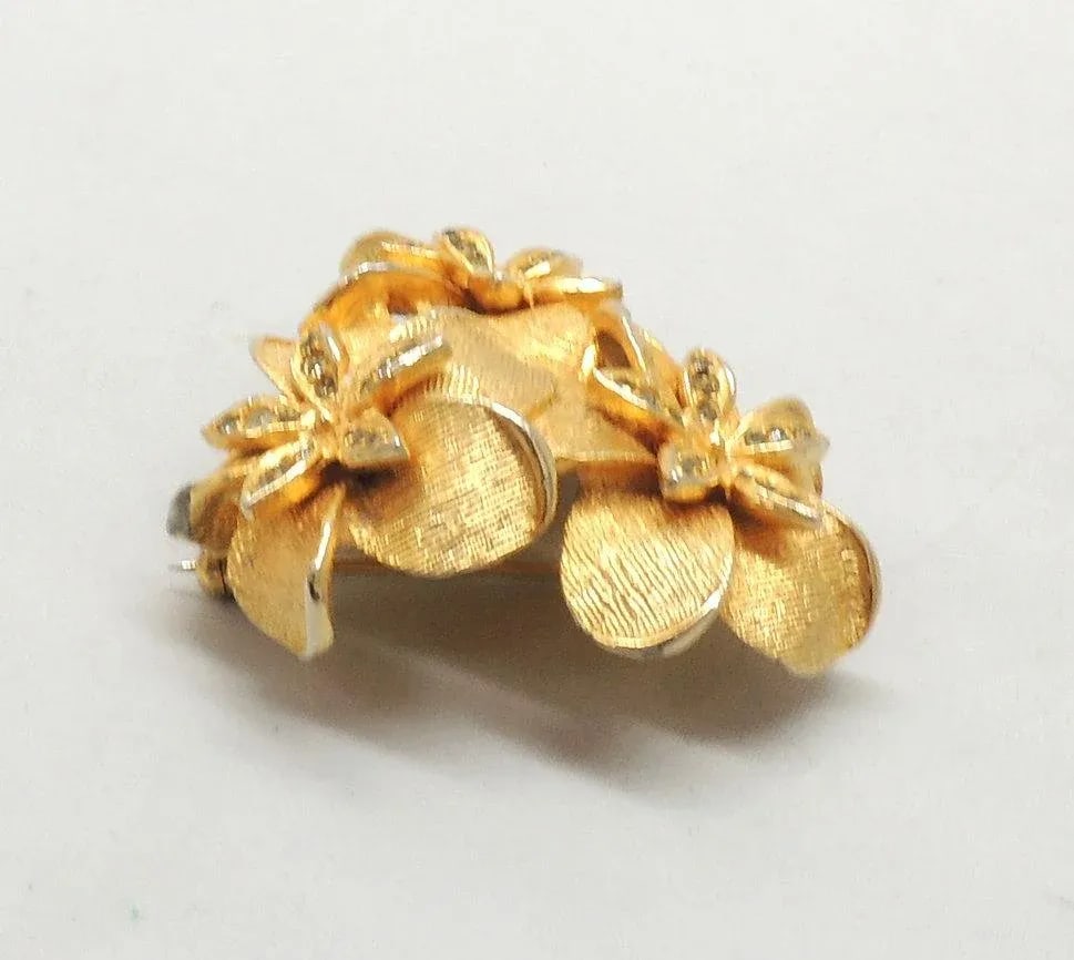 Vintage 1960s DeNicola 3 Flowers Rhinestone Brooch - 3