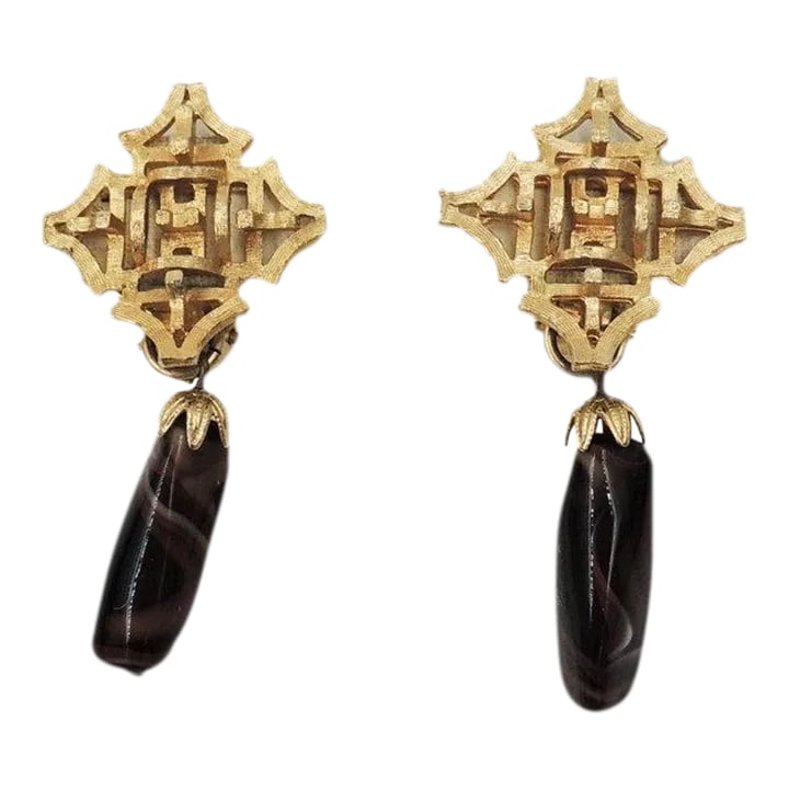 Vintage 1960s Signed Napier Faux-Agate Drop Clip Earrings - 2 Pieces: This is part of Chairish's Costume Jewelry assortment. 1960s goldtone faux-brown agate with white swirls drop butterfly clip back earrings. Marked "Napier." Measure: 2 1/4 inches long by 1 1/16