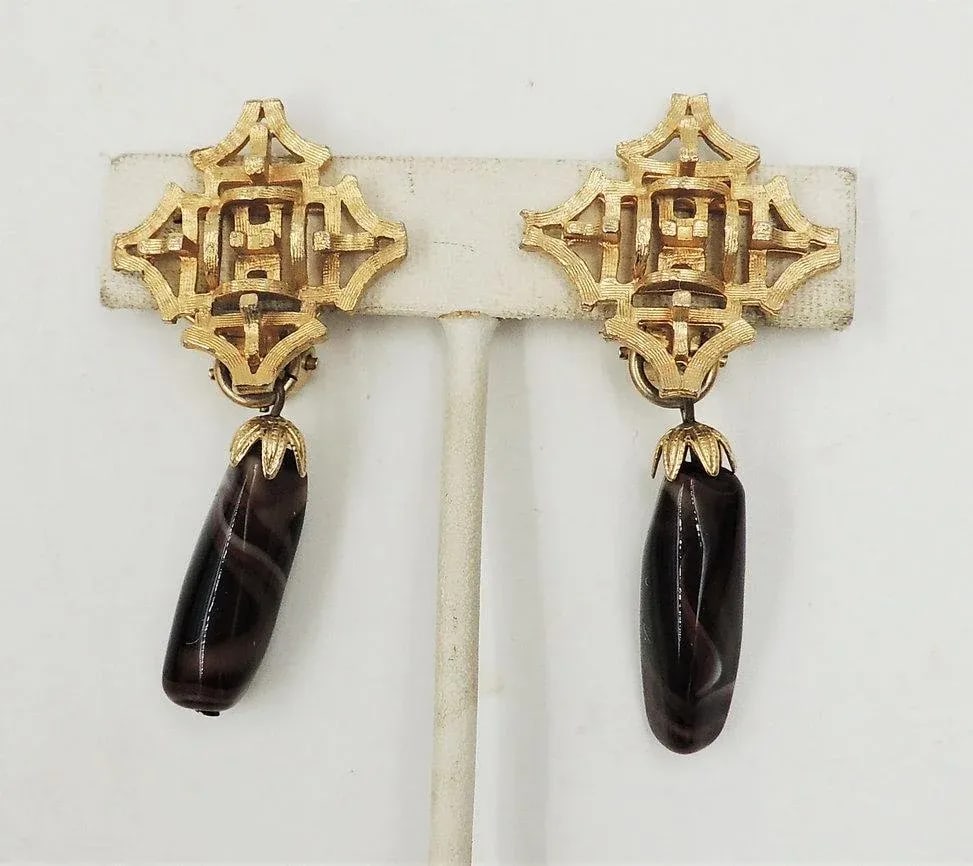 Vintage 1960s Signed Napier Faux-Agate Drop Clip Earrings - 2 Pieces - 5