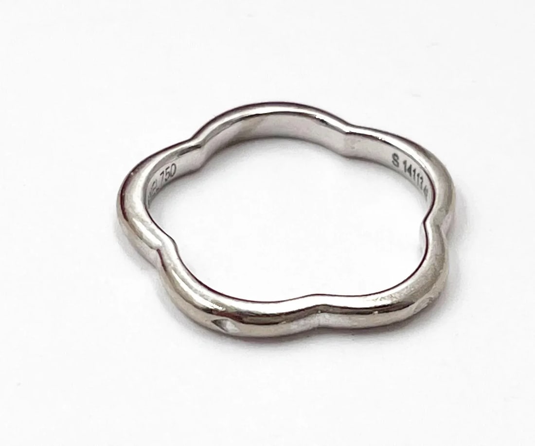 Chanel 18k 750 White Gold Camellia 1 Diamond Ring - 4