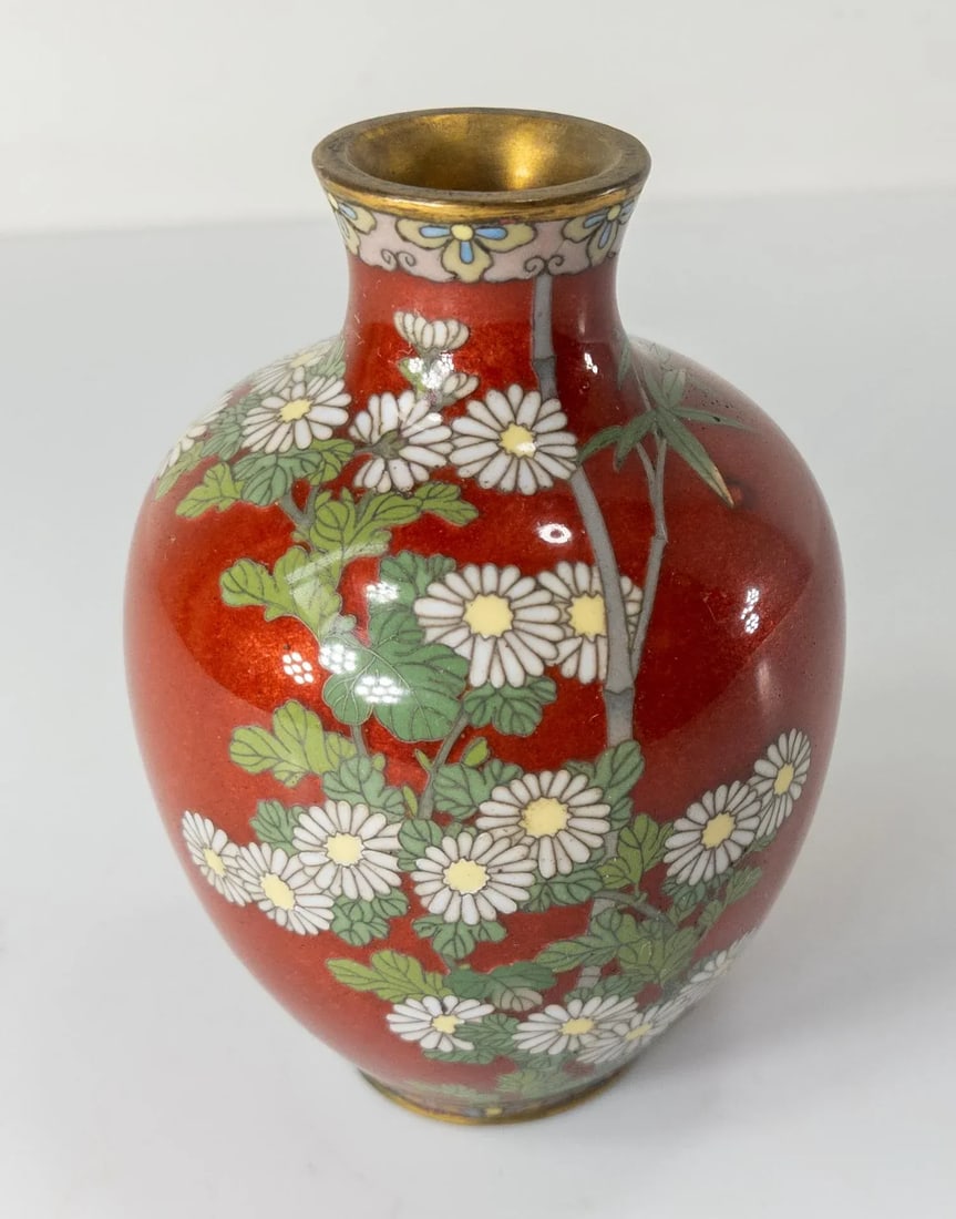 Early 20th Century Japanese Cloisonne Enamel Vase With Chrysanthemum - 2