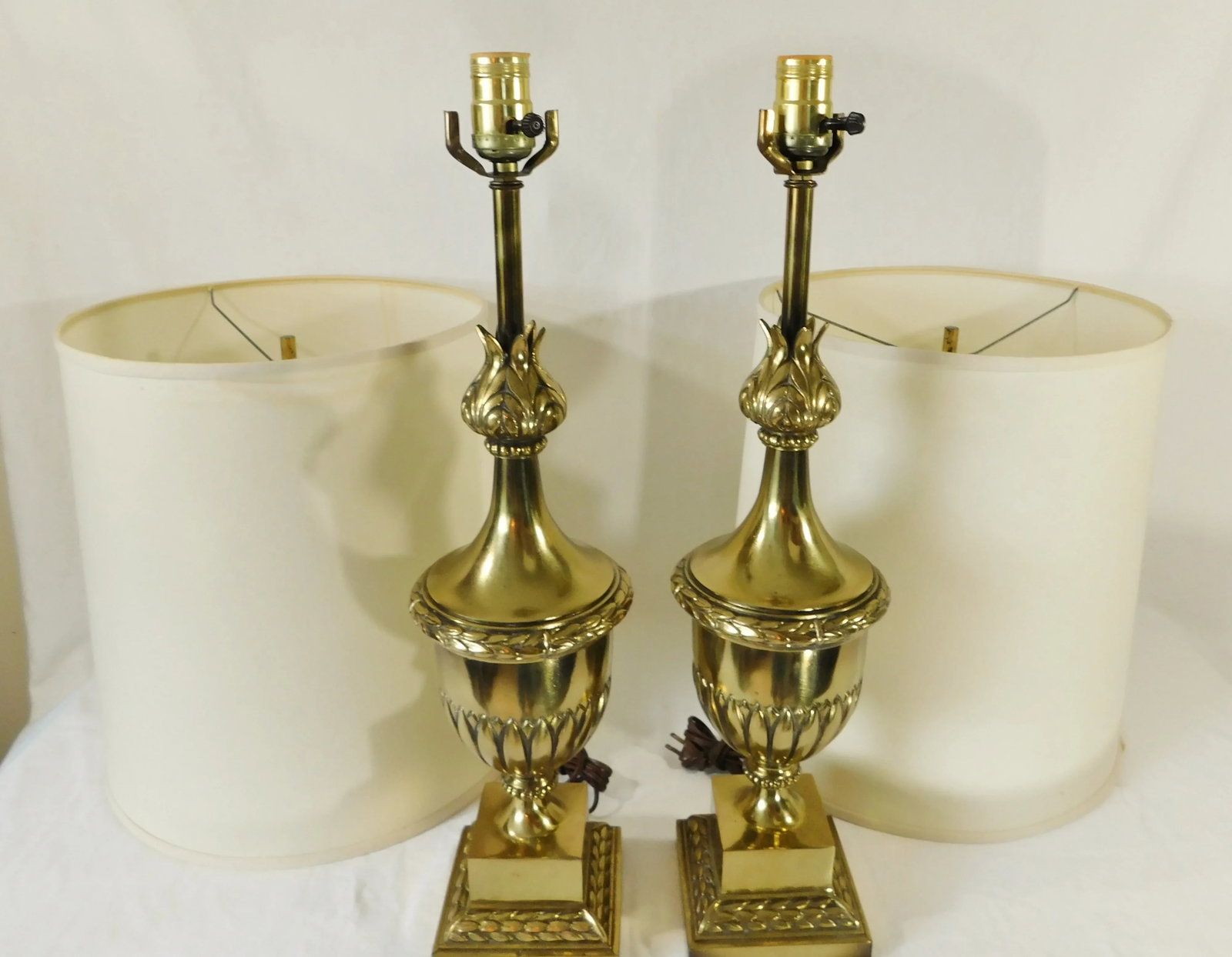 Elegant Pair Vintage Mid Century Gold Metal Table Lamps W/ Matching Shades - 12