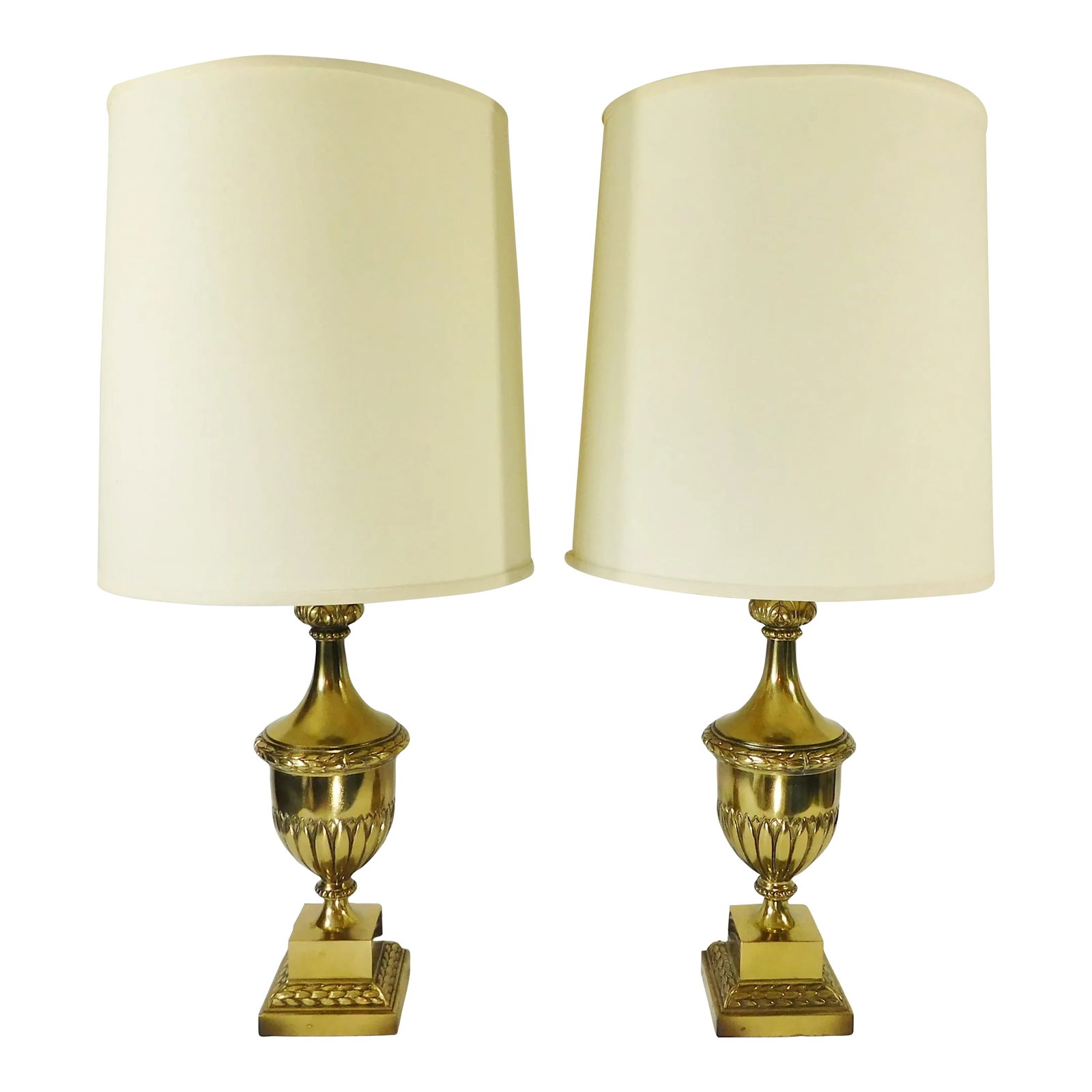 Elegant Pair Vintage Mid Century Gold Metal Table Lamps W/ Matching Shades: Elegant pair of vintage mid century gold metal table lamps with matching original shades. Trophy style table lamps from the 1970s. Gold metal ornate design. Original large shades with brass hat