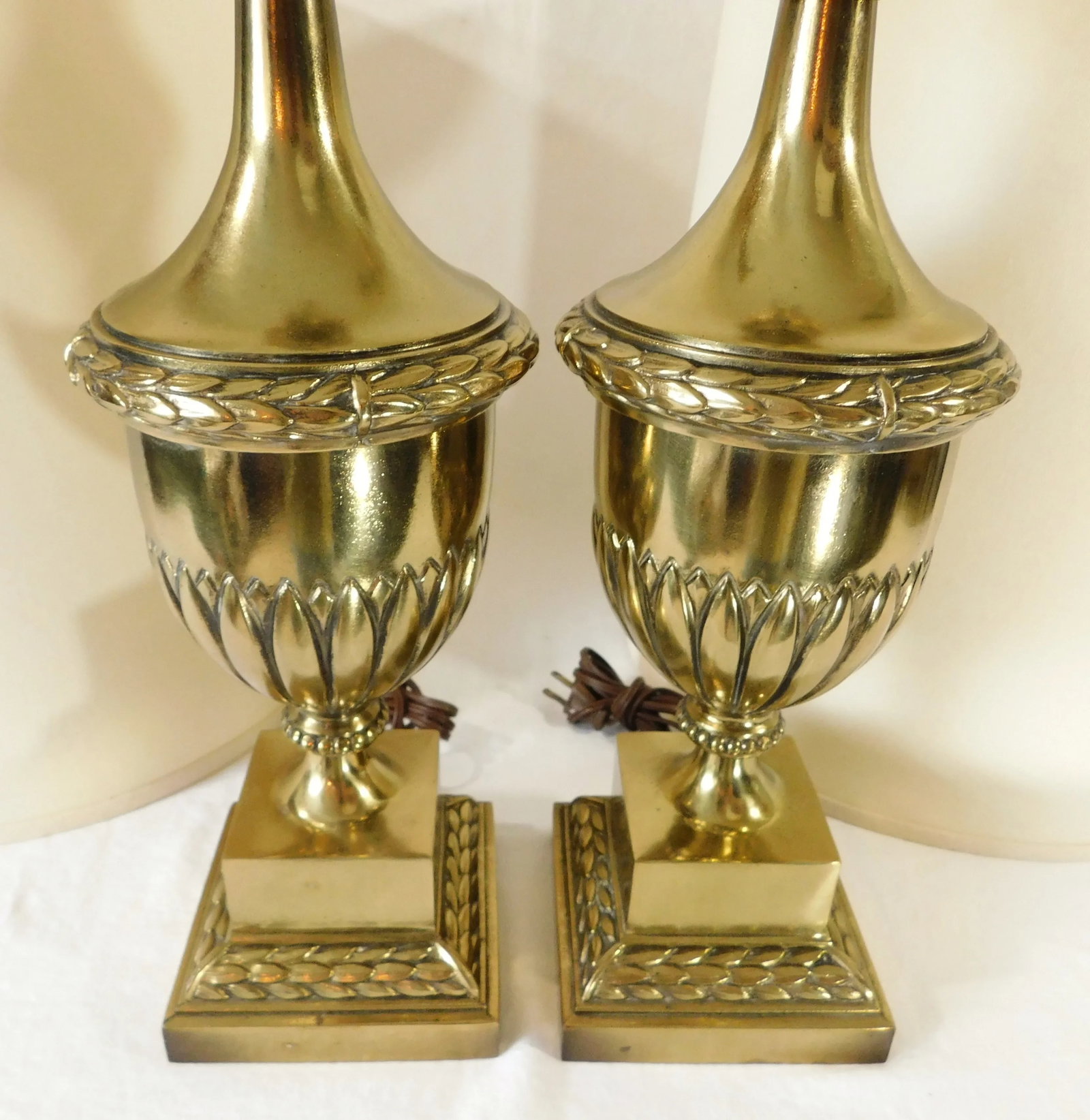 Elegant Pair Vintage Mid Century Gold Metal Table Lamps W/ Matching Shades - 5