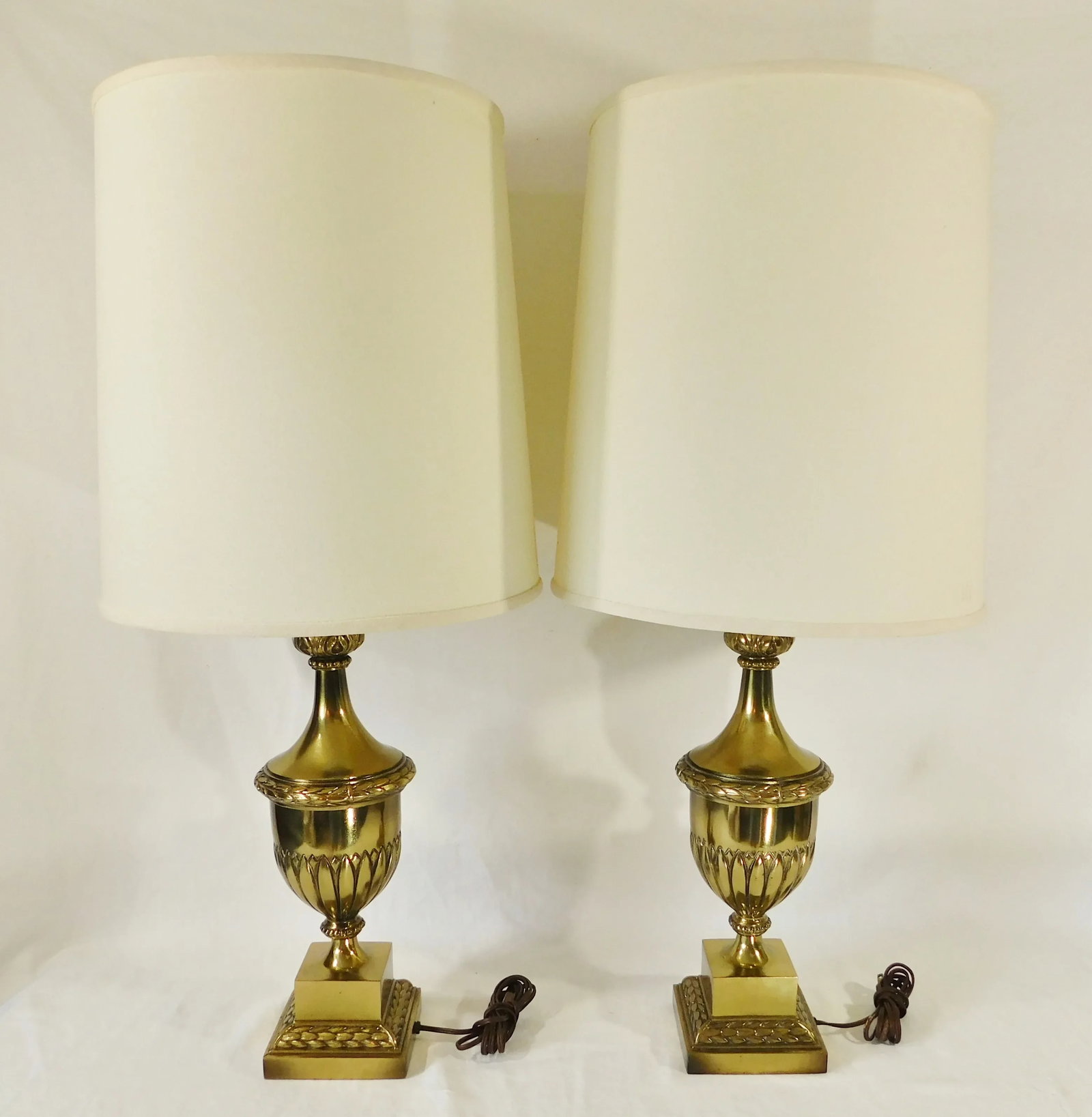 Elegant Pair Vintage Mid Century Gold Metal Table Lamps W/ Matching Shades - 6