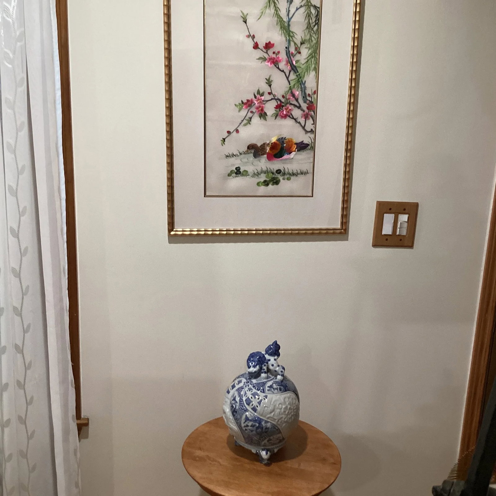 Vintage Asian Oriental Blue & White Ceramic Pottery Ball With Foo Dog Top on Stand - 12
