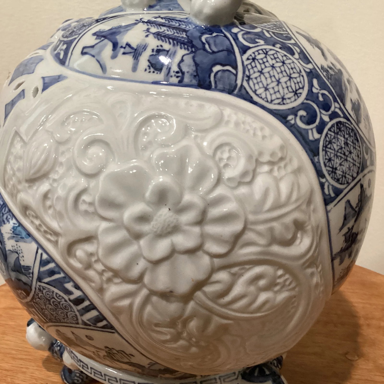 Vintage Asian Oriental Blue & White Ceramic Pottery Ball With Foo Dog Top on Stand - 5
