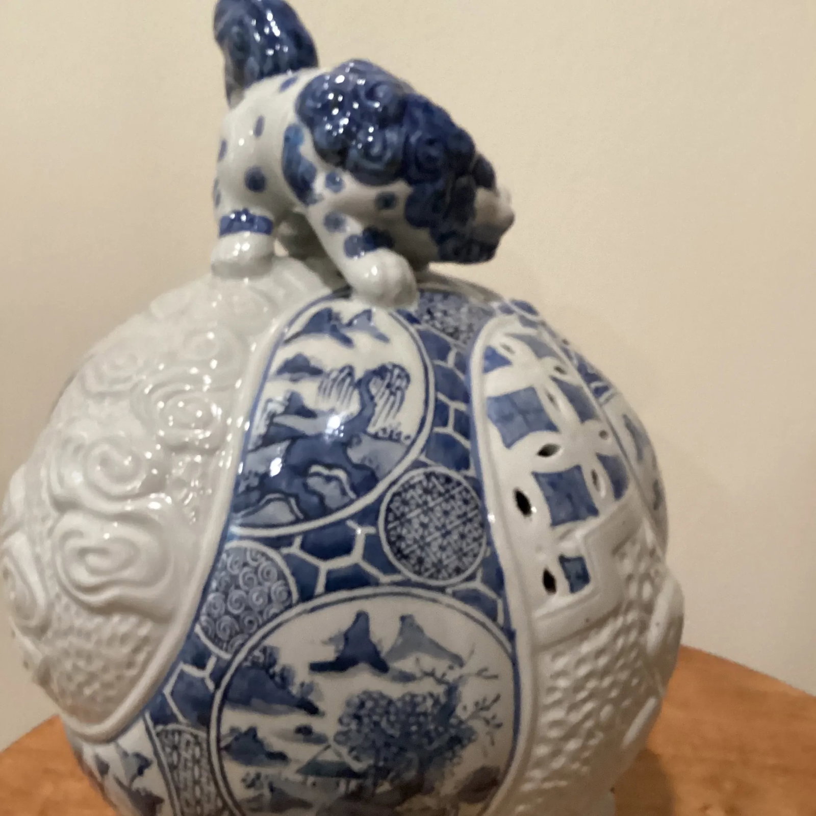 Vintage Asian Oriental Blue & White Ceramic Pottery Ball With Foo Dog Top on Stand - 7
