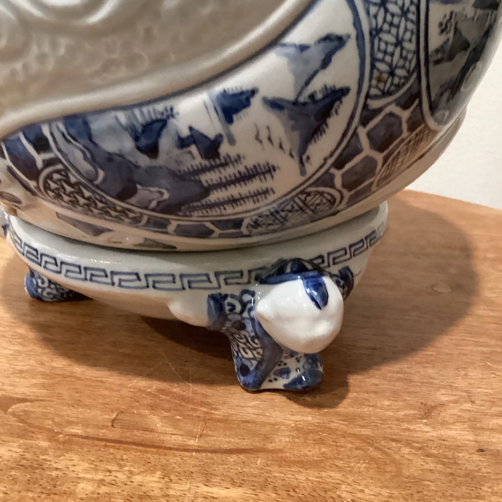 Vintage Asian Oriental Blue & White Ceramic Pottery Ball With Foo Dog Top on Stand - 8