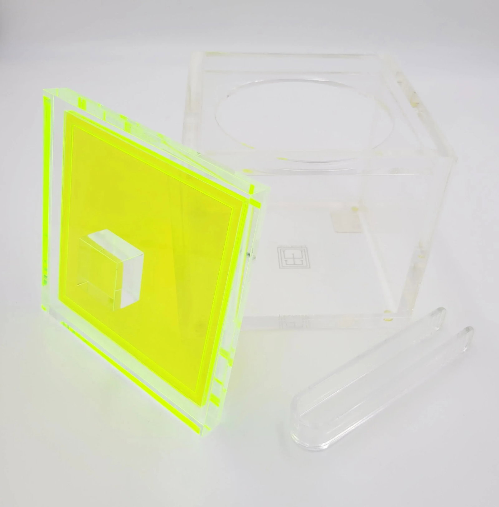 2000s Tinsley Mortimer Clear Neon Green Lucite Ice Bucket, Limited Edition - 4