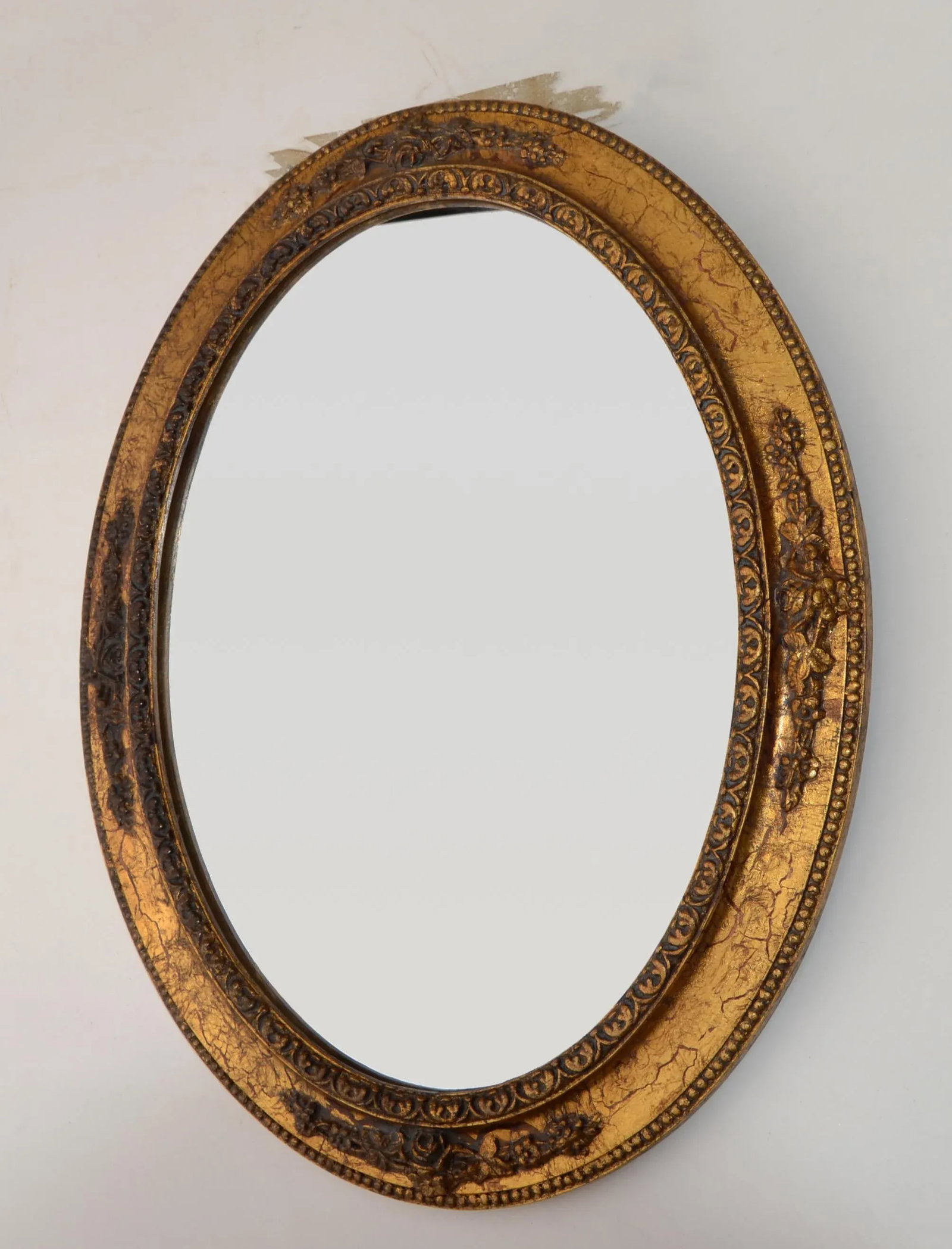 1960s Italian Giltwood Neoclassical Florentine Hand-Carved Oval Wall Mirror - 12