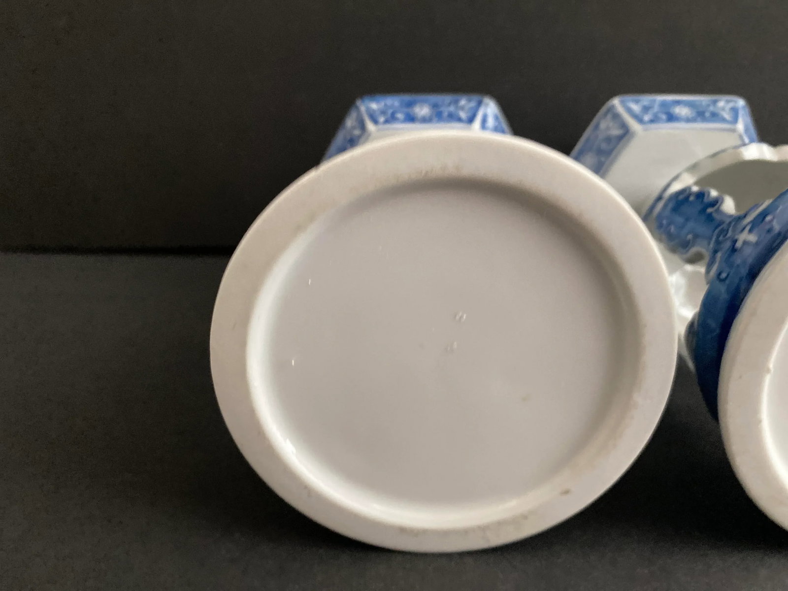Vintage Pair of Chinese Pierced Porcelain Blue & White Candlesticks - 10
