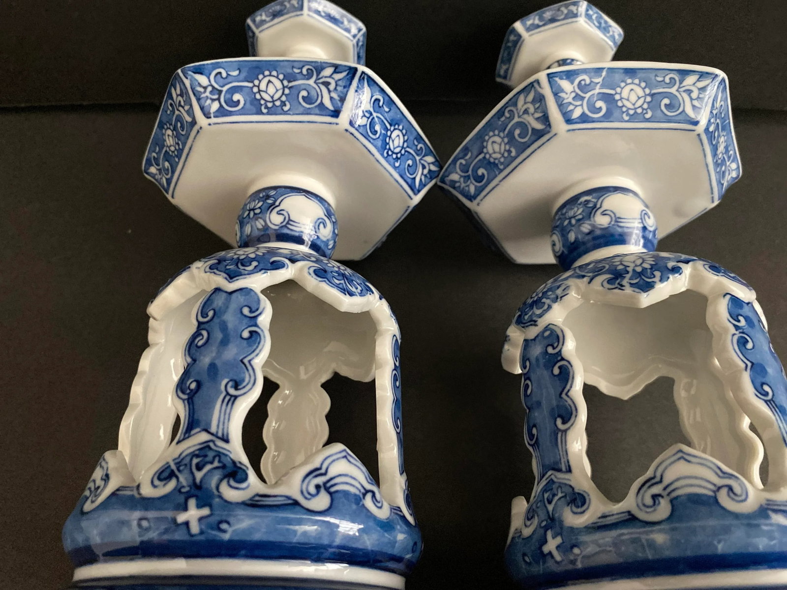 Vintage Pair of Chinese Pierced Porcelain Blue & White Candlesticks - 9