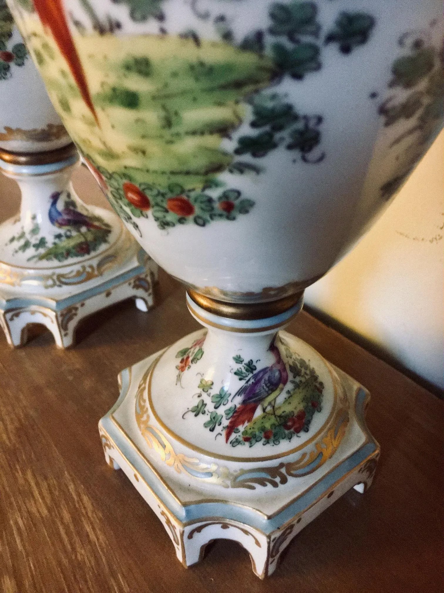 18th Century Chelsea Birds Porcelain Potpourri Urns - a Pair - 4