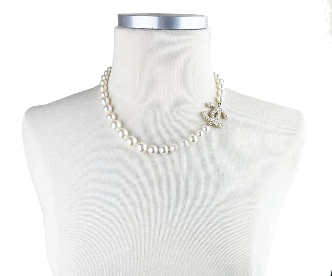 Chanel Gold CC Pearl Short Pearl Necklace - 2