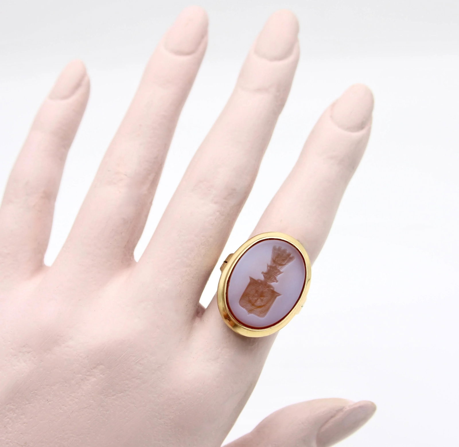 Victorian 14k Gold Banded Agate Intaglio Signet Ring with Shield Size 7.5 - 4