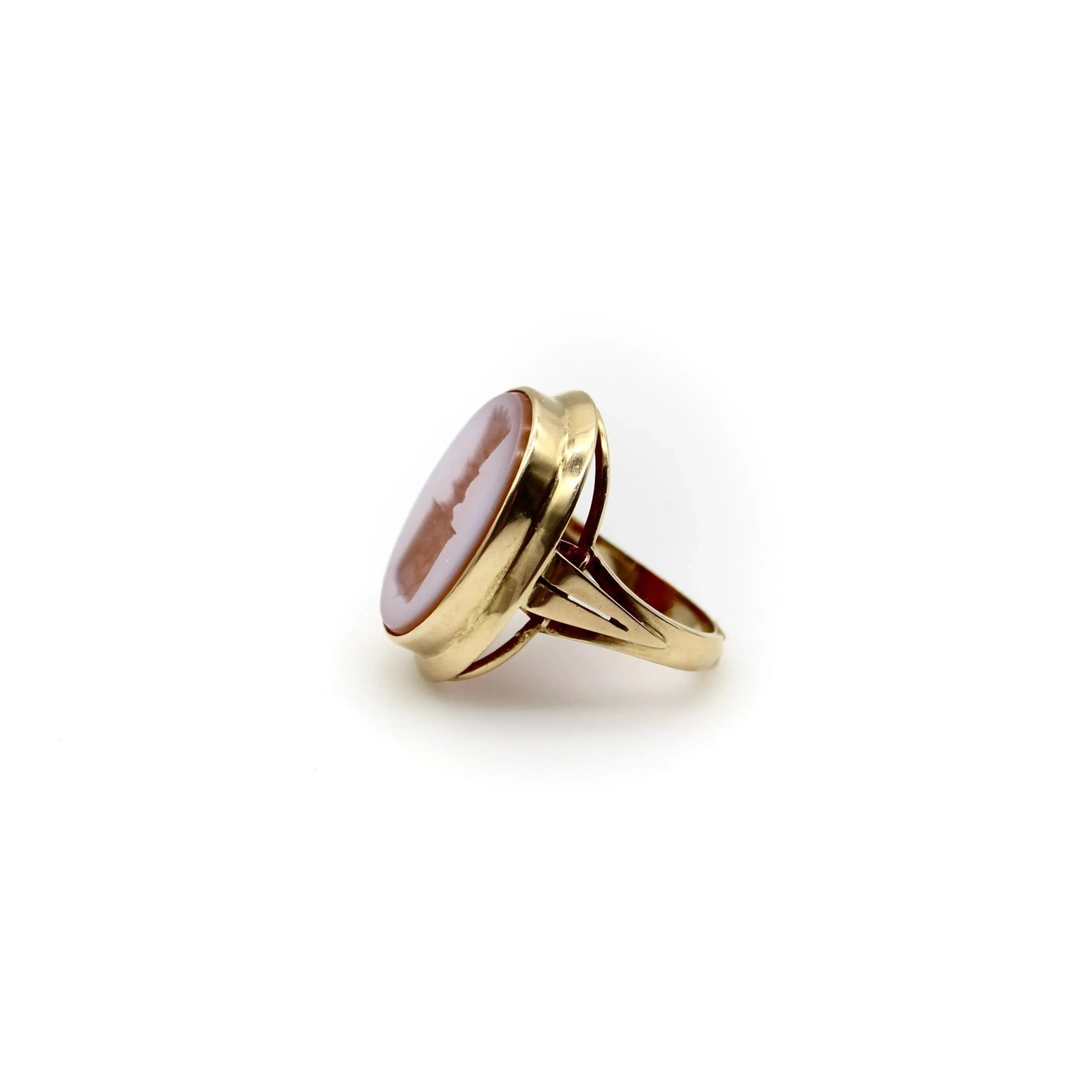 Victorian 14k Gold Banded Agate Intaglio Signet Ring with Shield Size 7.5 - 6