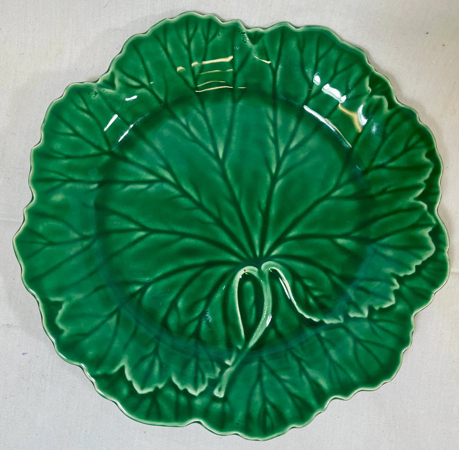 Pair of Green Vintage Scalloped Edge Wedgwood Cabbage Leaf Plates From England - Circa 1930 - 4