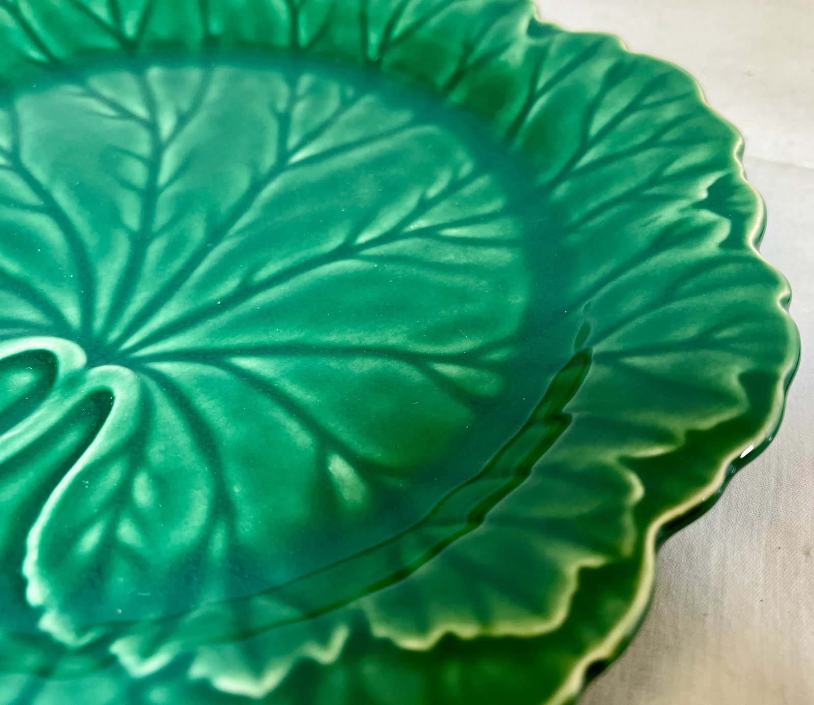 Pair of Green Vintage Scalloped Edge Wedgwood Cabbage Leaf Plates From England - Circa 1930 - 8