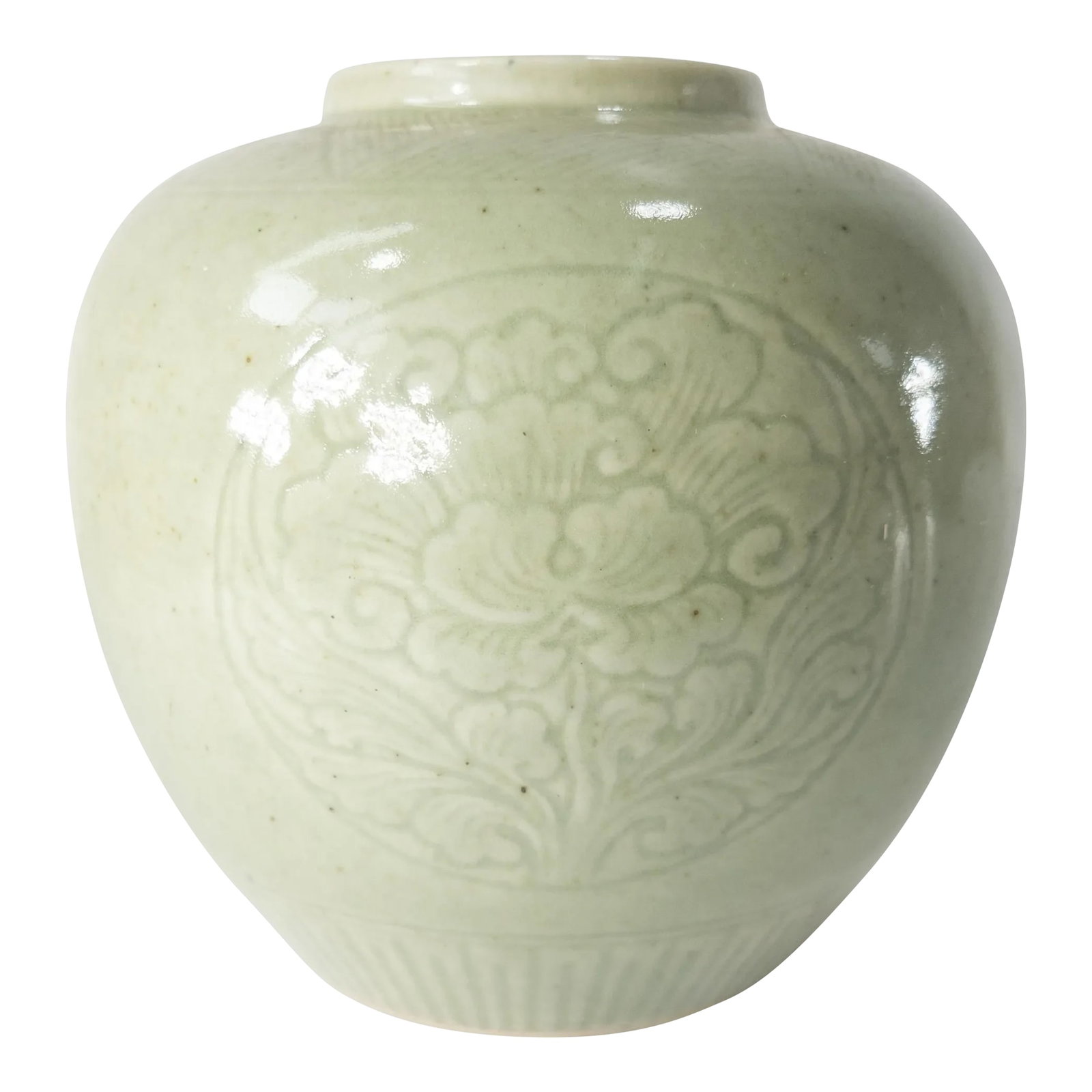 20th Century Chinoiserie Chinese Celadon Green Ginger Jar With Peonies: We are selling this pretty Celadon Green glazed Chinese ginger jar with incised decoration including three roundels with flowers. The jar probably dates to the early to mid 20th century. Condition: