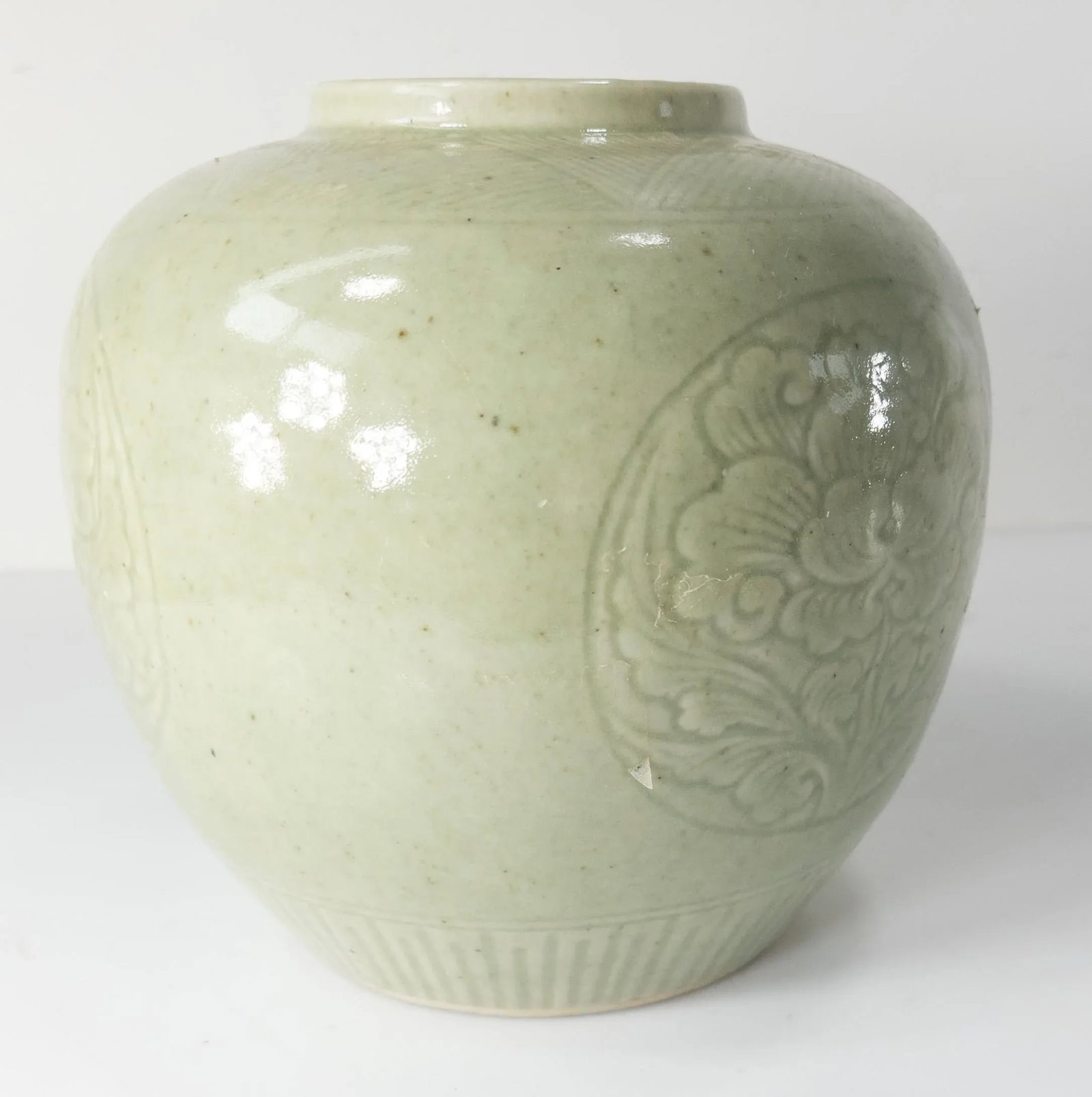 20th Century Chinoiserie Chinese Celadon Green Ginger Jar With Peonies - 5