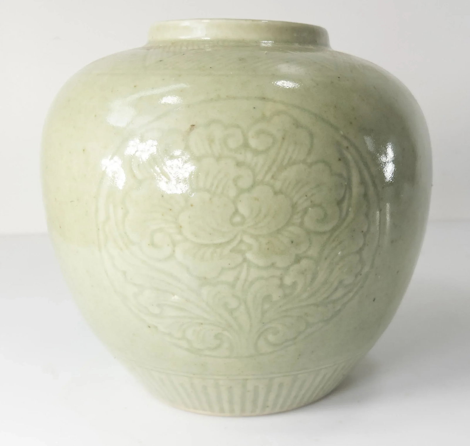 20th Century Chinoiserie Chinese Celadon Green Ginger Jar With Peonies - 6