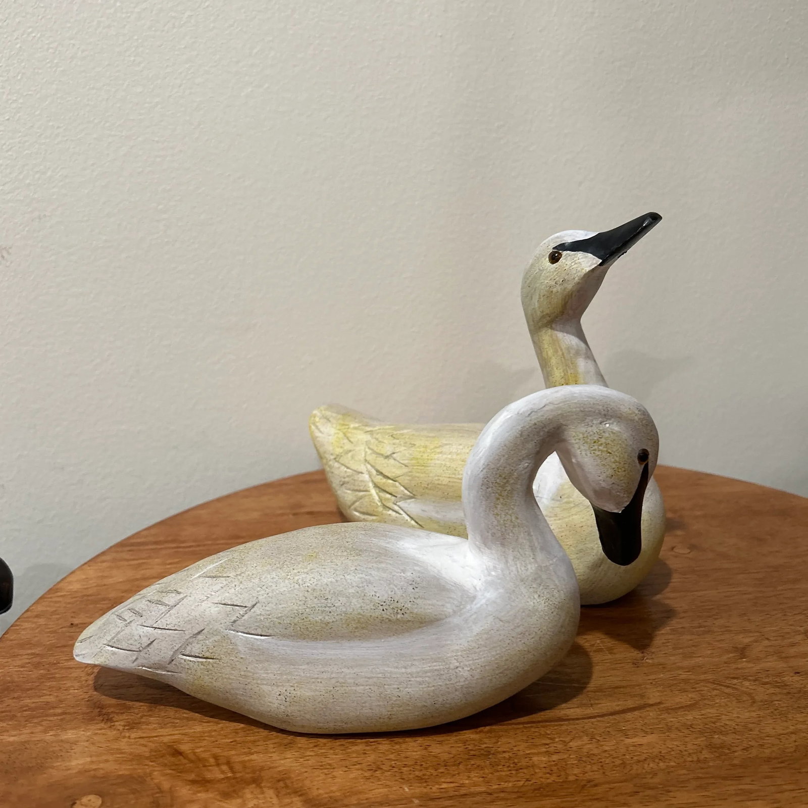 Vintage Primitive Folk Art Wood White Pair Hand-Carved Swan Decoy bezSculptures - 2