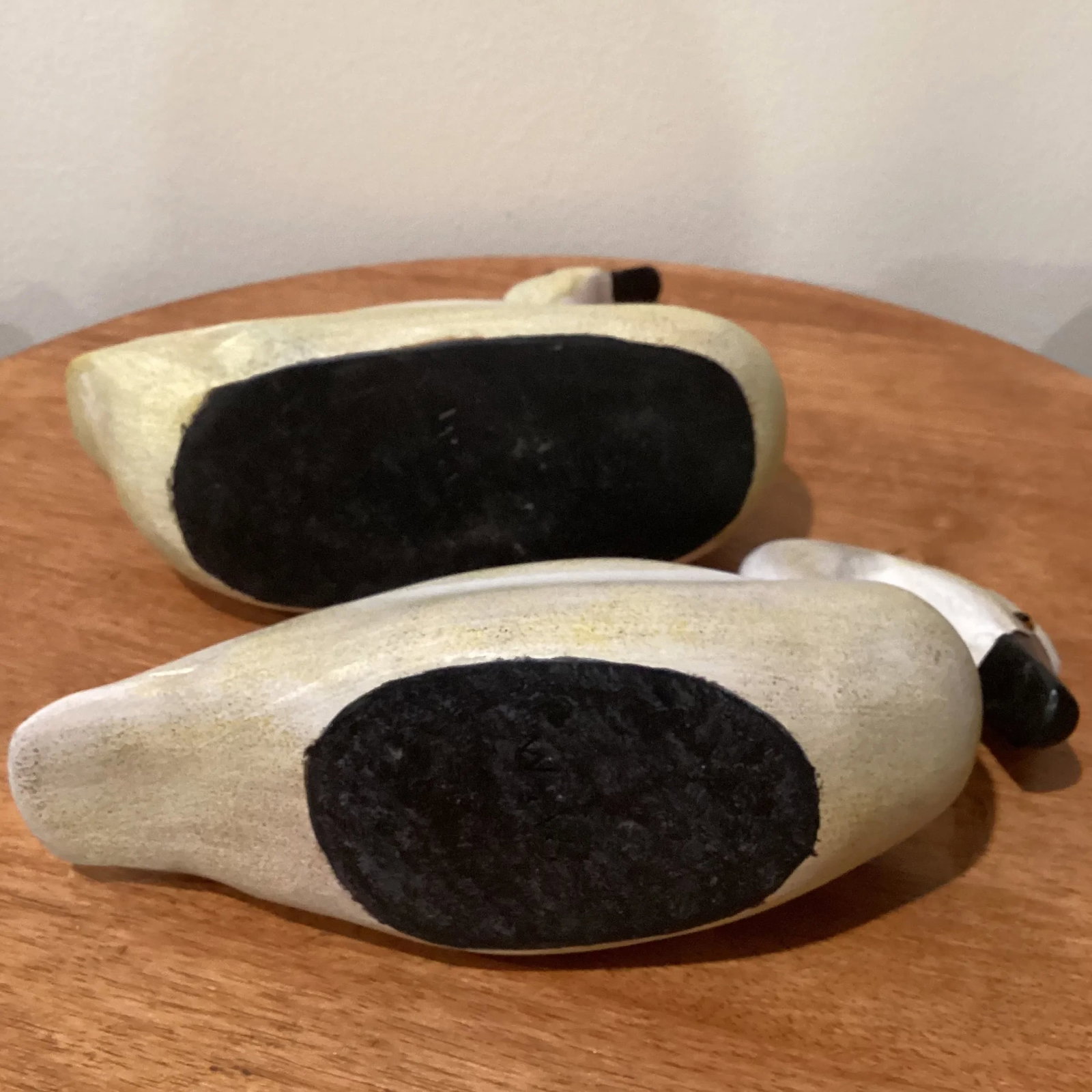 Vintage Primitive Folk Art Wood White Pair Hand-Carved Swan Decoy bezSculptures - 9
