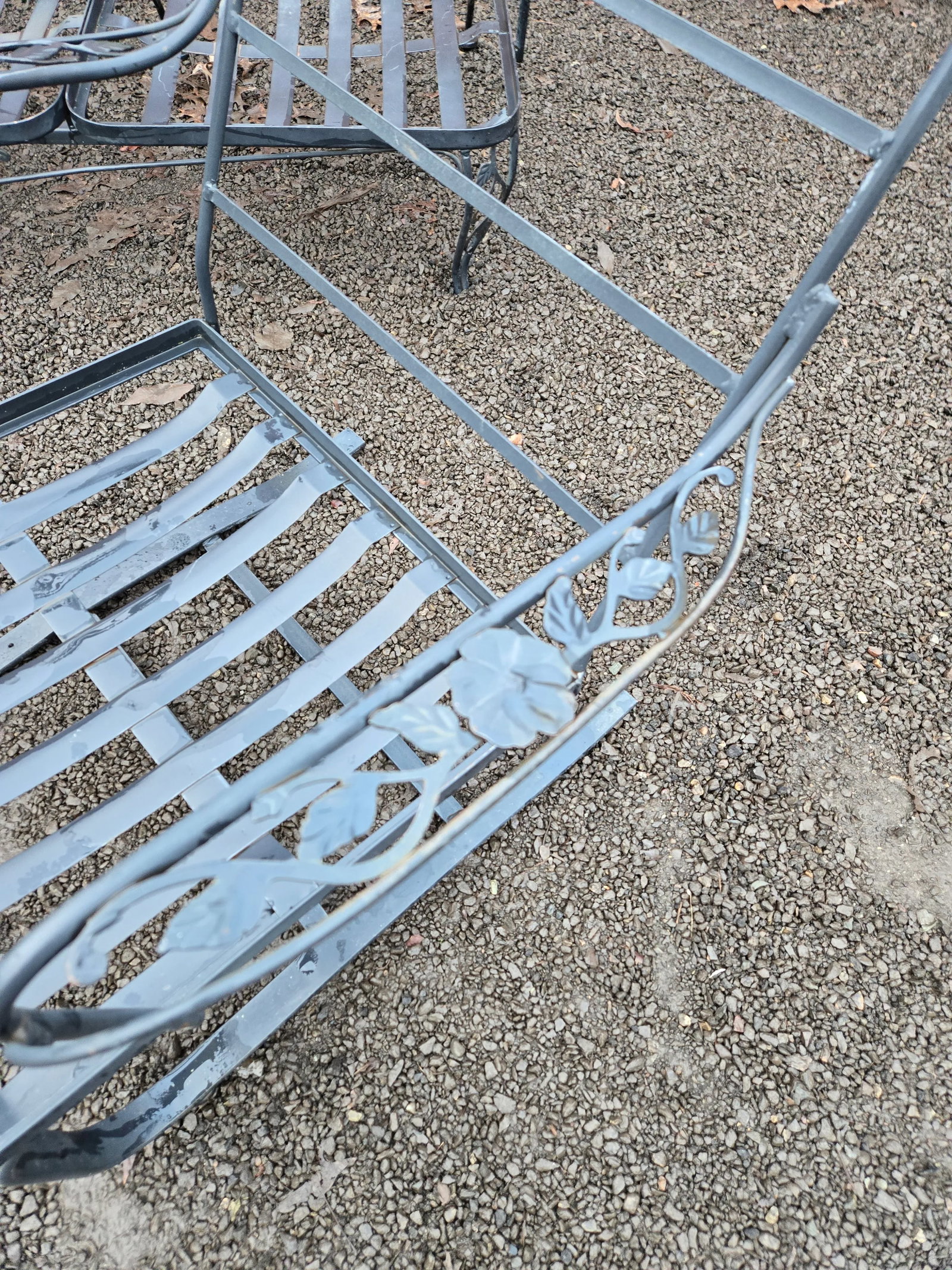 Vintage Woodard Wrought Iron Patio Set, 3 Pieces - 11