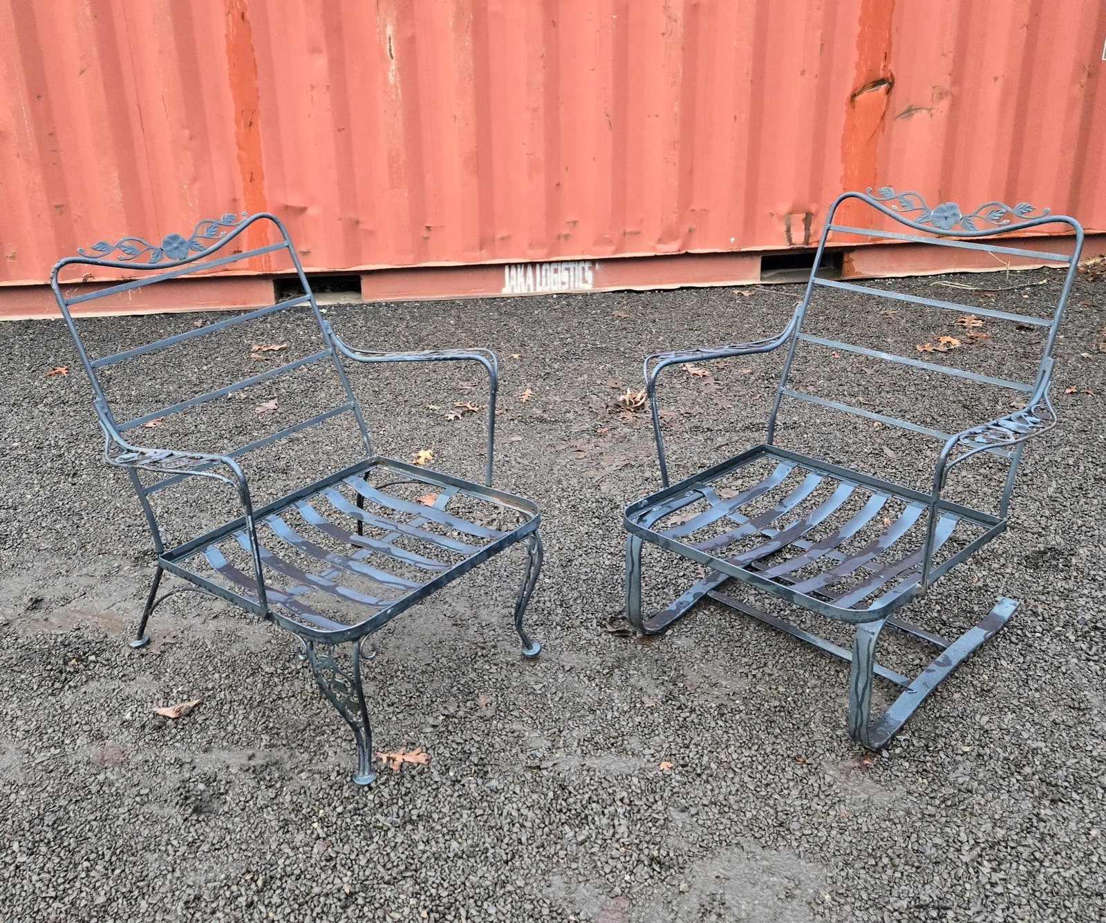 Vintage Woodard Wrought Iron Patio Set, 3 Pieces - 2