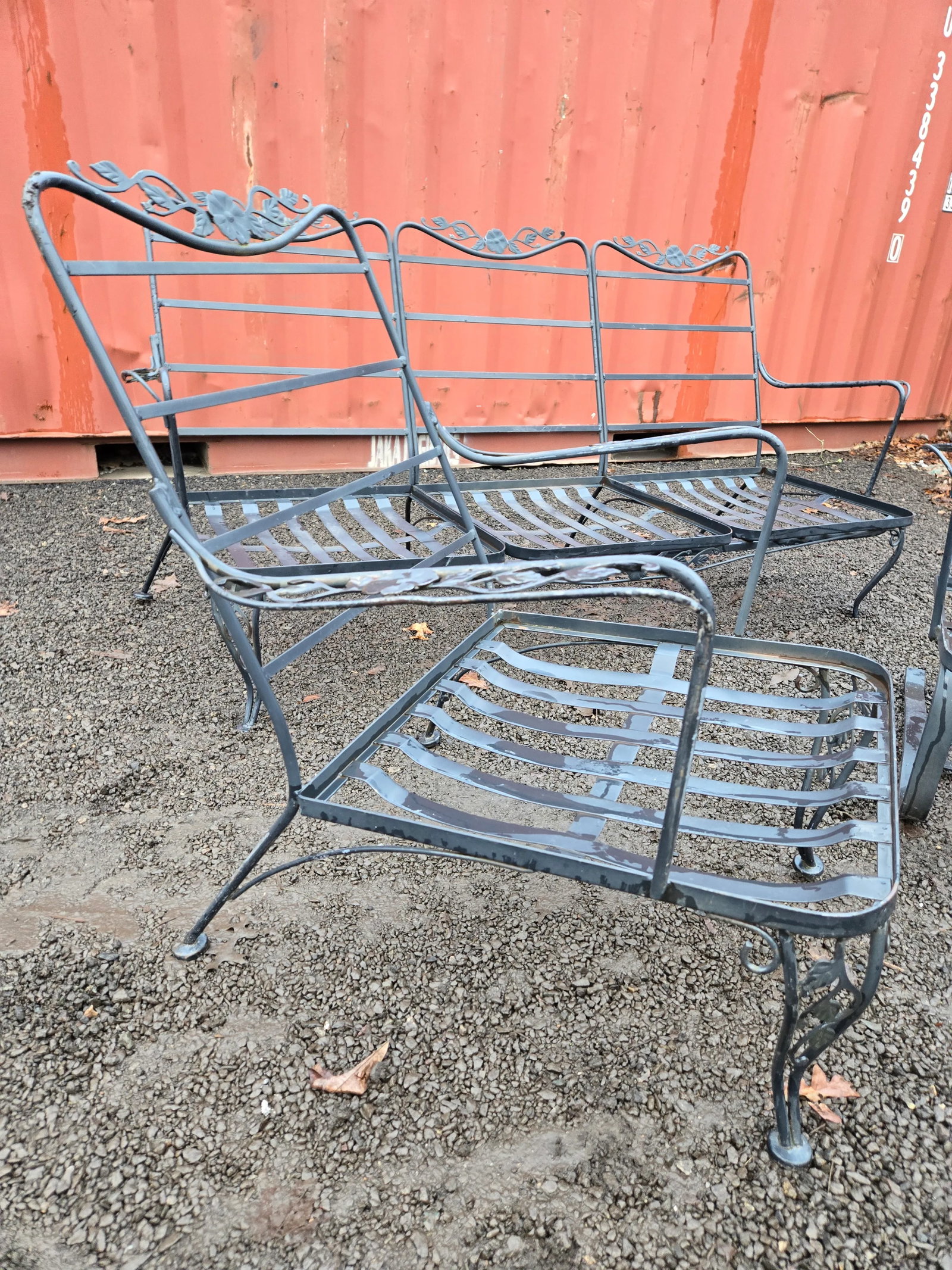 Vintage Woodard Wrought Iron Patio Set, 3 Pieces - 7