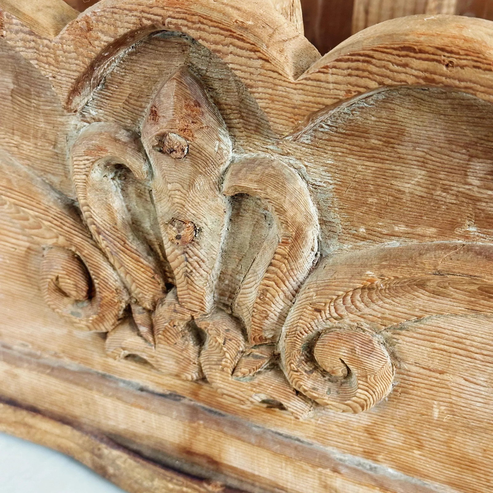 Antique French Country Hand Carved Basket in Heavily Grained Wood With Filigree Detail - 6