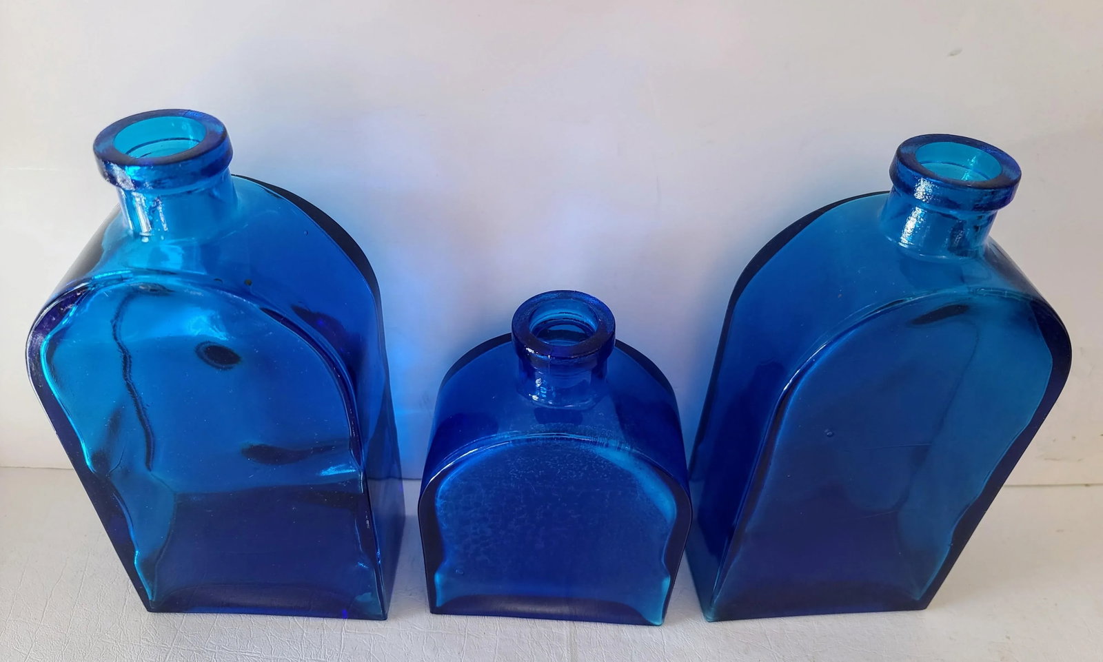Set of 3 1970s Empoli Inspired Blue Lapis Decanter Bottles With Ball Stoppers - 2