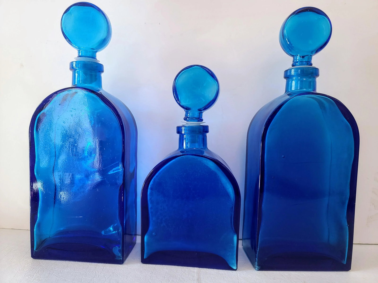 Set of 3 1970s Empoli Inspired Blue Lapis Decanter Bottles With Ball Stoppers - 5
