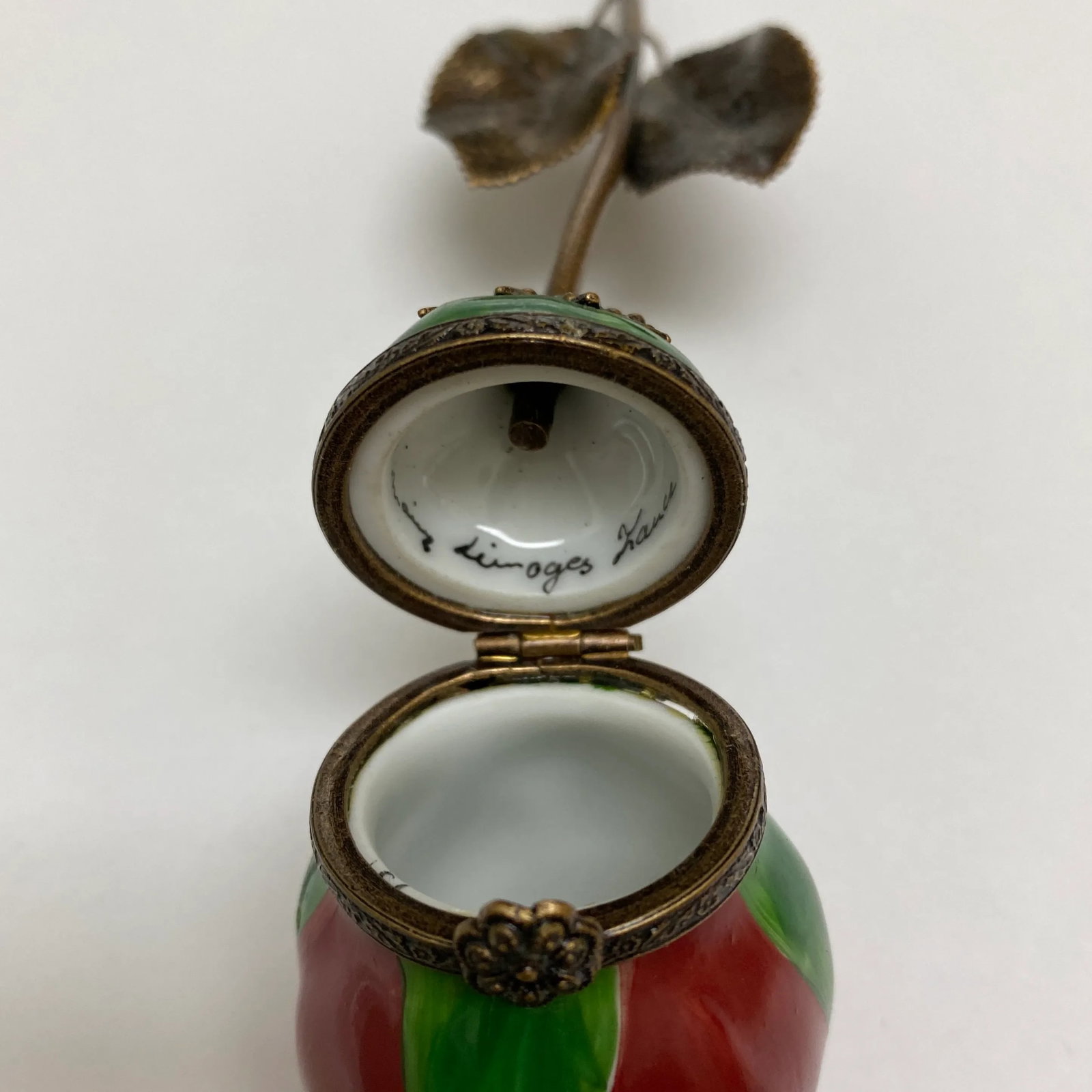 1970s Limoges Porcelain Rose Trinket Box - 5