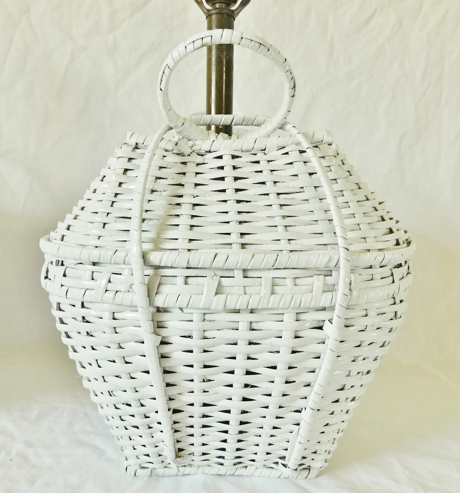 Pair Vintage Mid Century Modern C1970s White Wicker & Brass Basket Table Lamps - 5