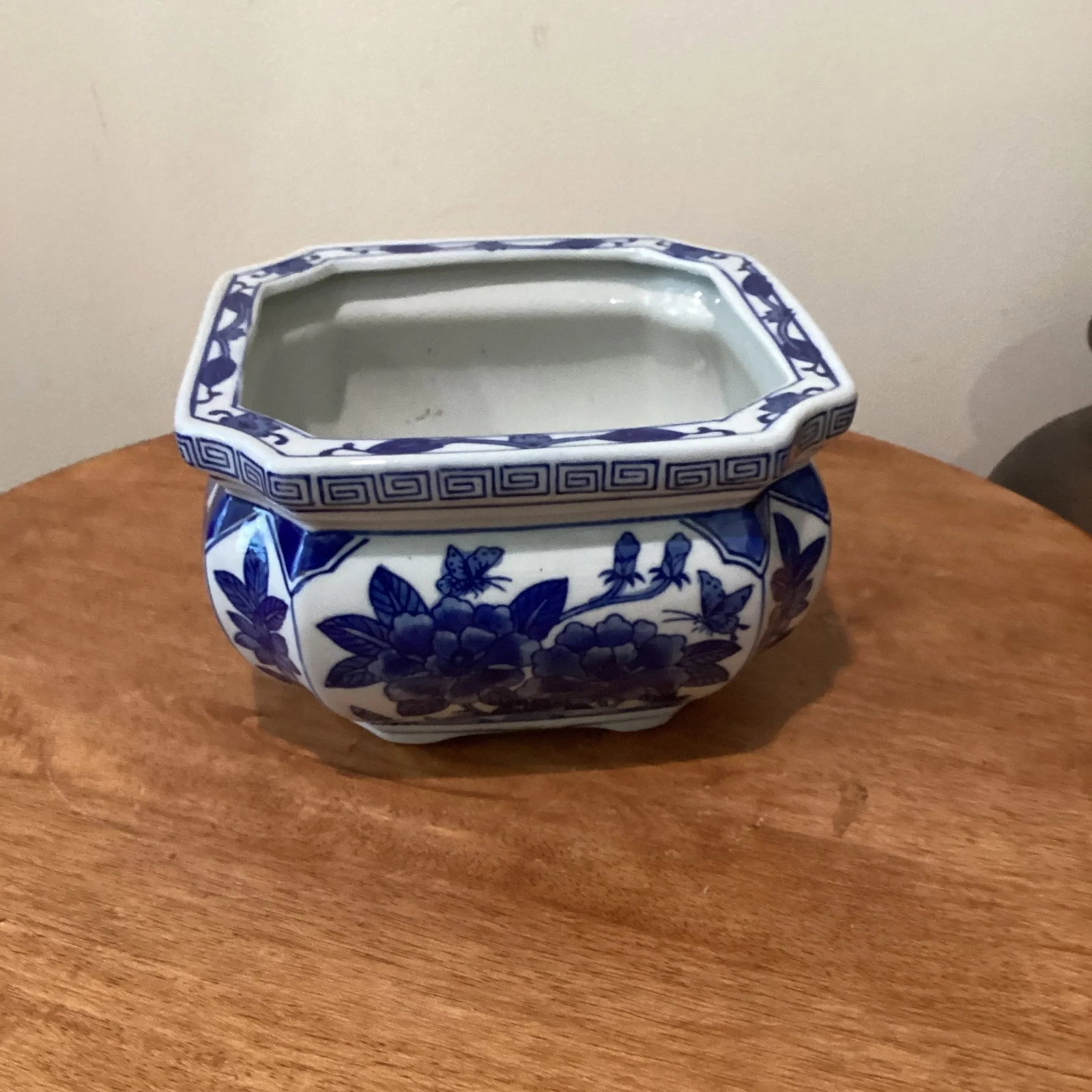 Mid 20th Century Chinoiserie Porcelain Blue & White Cachepot/Jardiniere Planter - 11