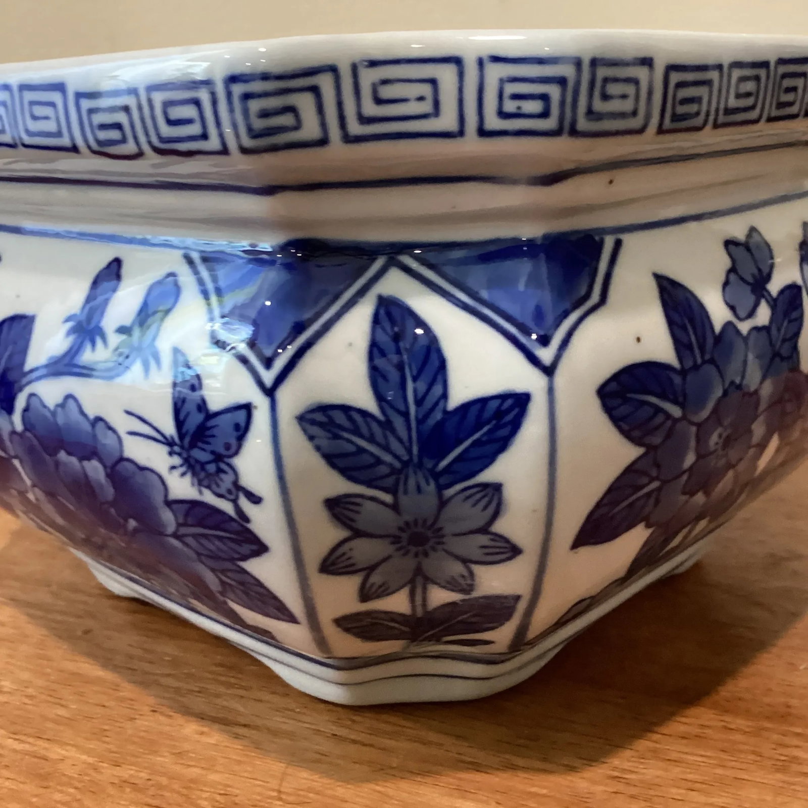 Mid 20th Century Chinoiserie Porcelain Blue & White Cachepot/Jardiniere Planter - 2