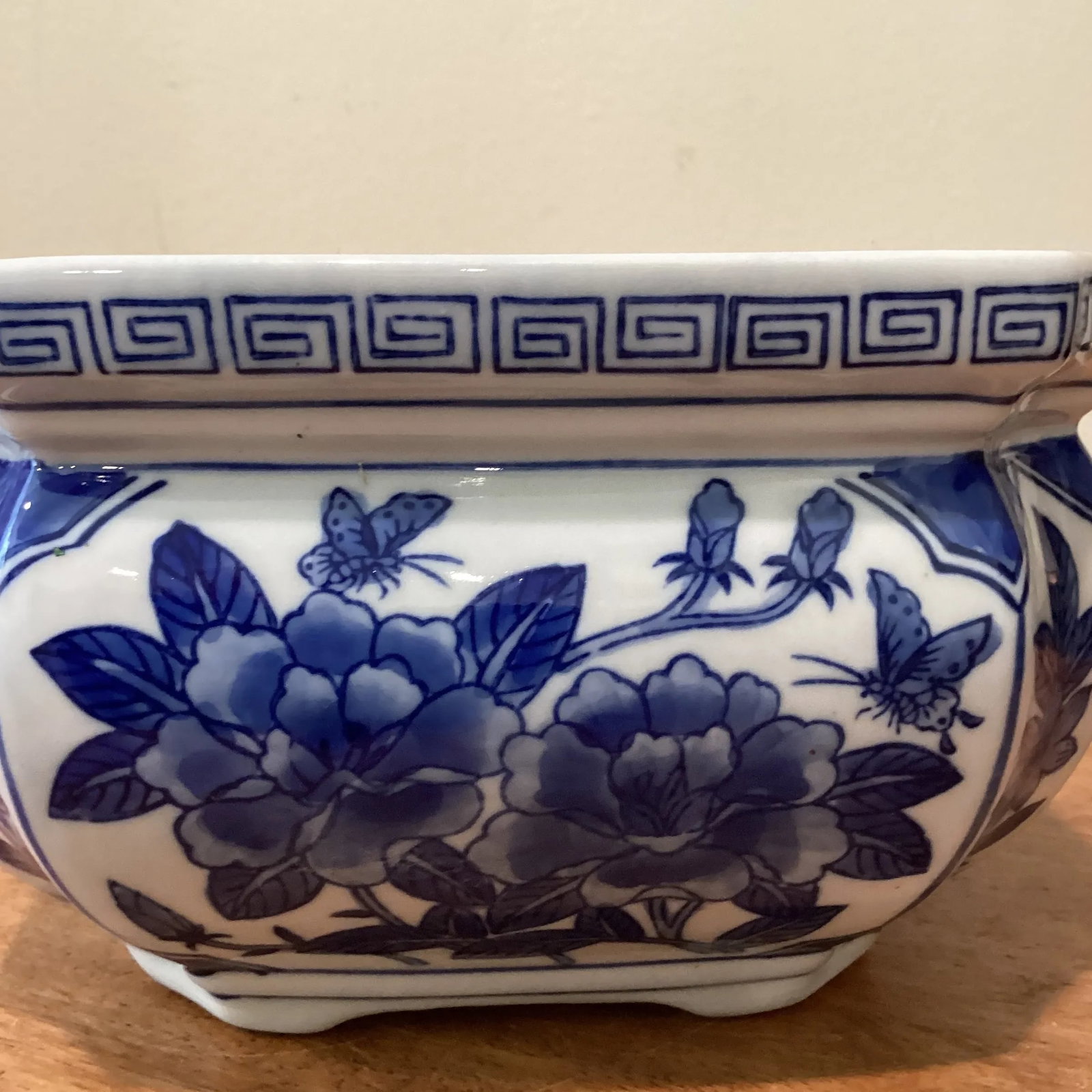Mid 20th Century Chinoiserie Porcelain Blue & White Cachepot/Jardiniere Planter - 7