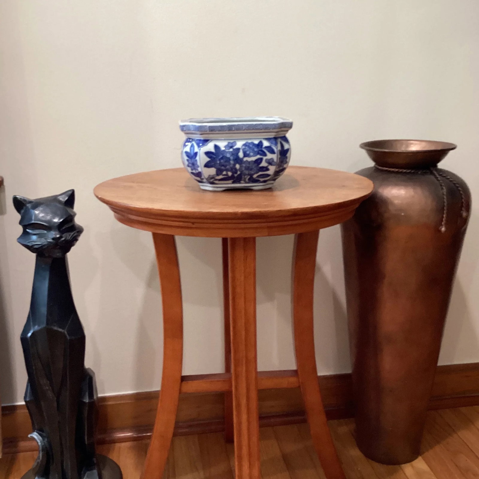 Mid 20th Century Chinoiserie Porcelain Blue & White Cachepot/Jardiniere Planter - 8
