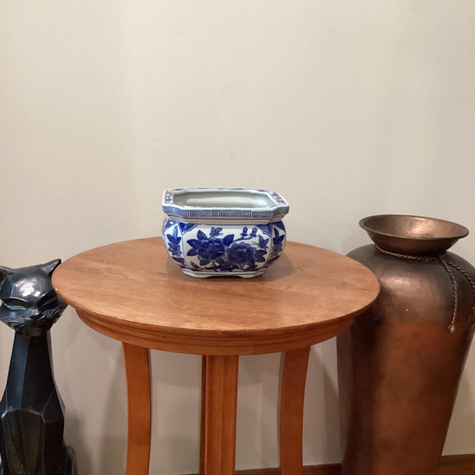 Mid 20th Century Chinoiserie Porcelain Blue & White Cachepot/Jardiniere Planter - 9