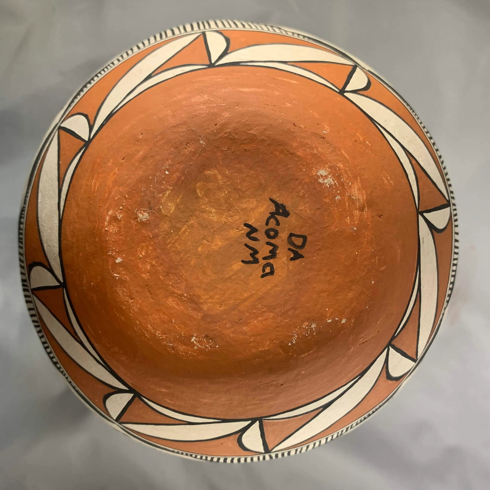 Southwestern Acoma Pueblo Polychrome Olla Parrot Signed Jar - 11