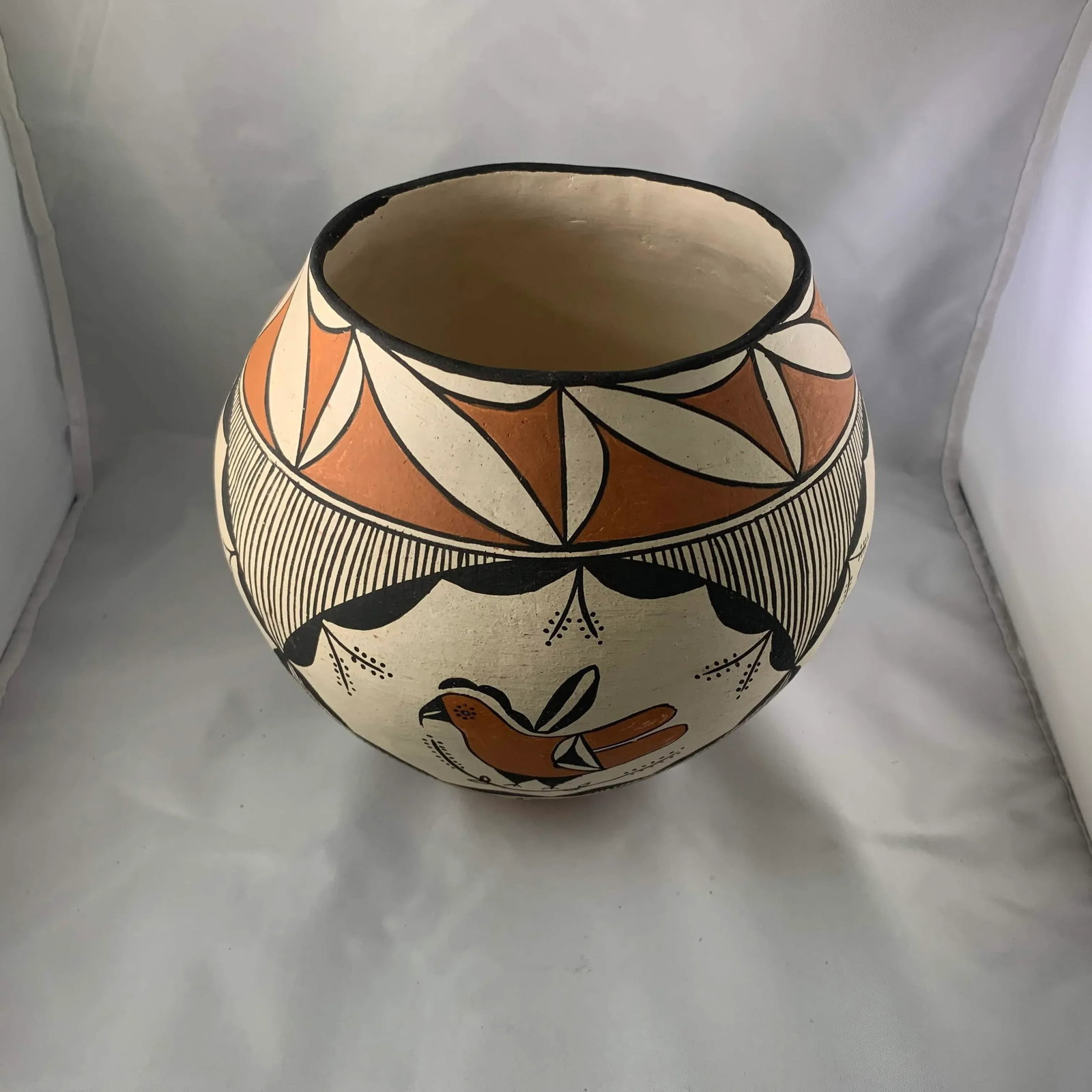 Southwestern Acoma Pueblo Polychrome Olla Parrot Signed Jar - 5