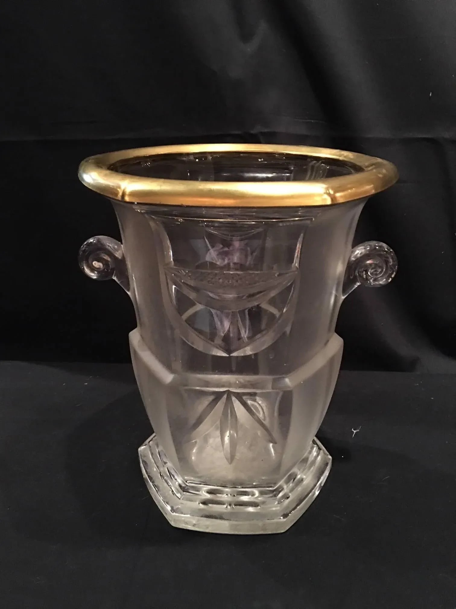 French Cut-Glass Vase or Ice Bucket With a Gilded Rim, Early 20th Century - 2