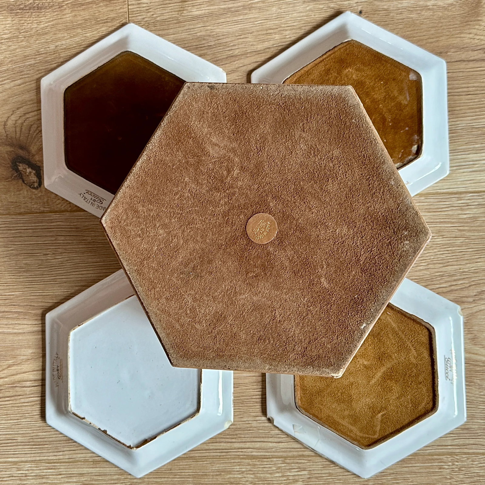 Vintage 1970s Gucci Horsebit Porcelain Hexagon 4 Appetizer Coaster Plate Set in Leather Case - 4